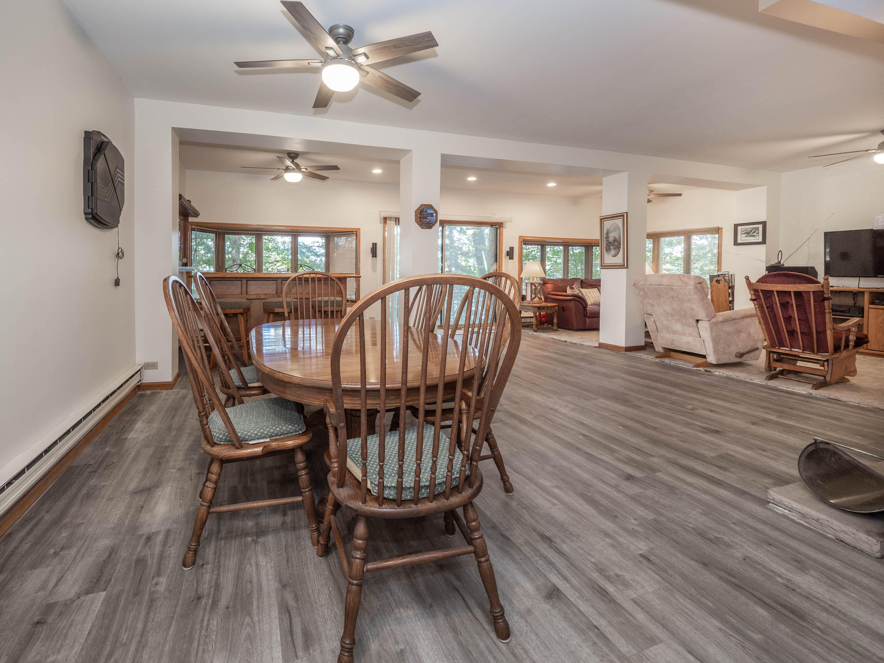 4001 Manor Lane