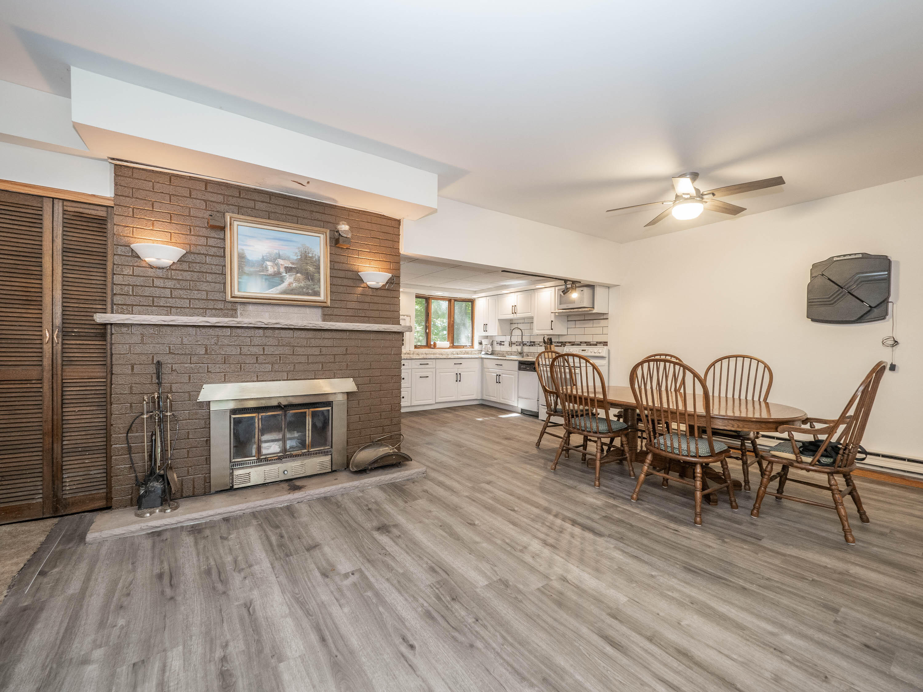 4001 Manor Lane