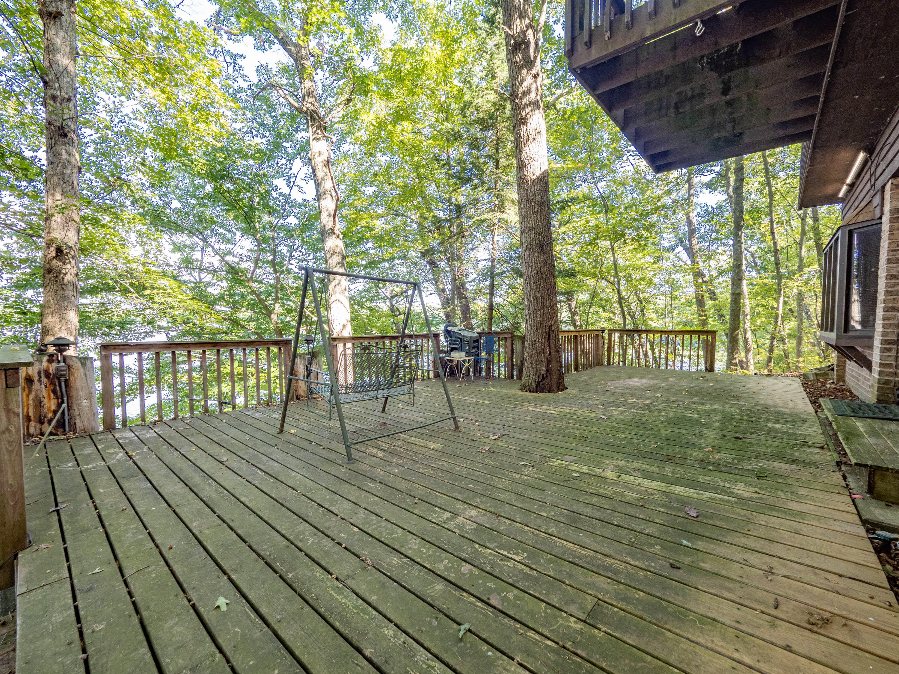 4001 Manor Lane