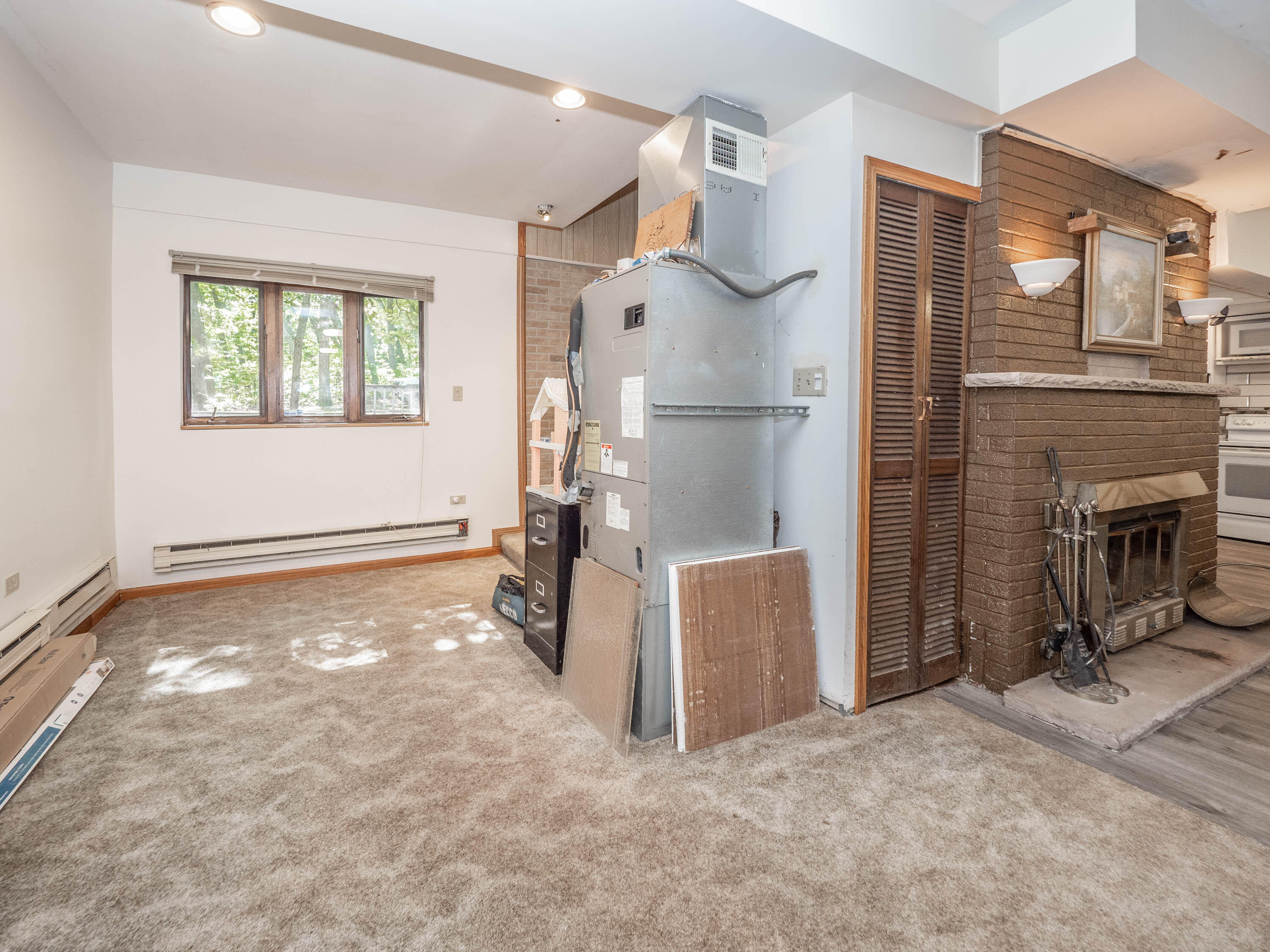 4001 Manor Lane