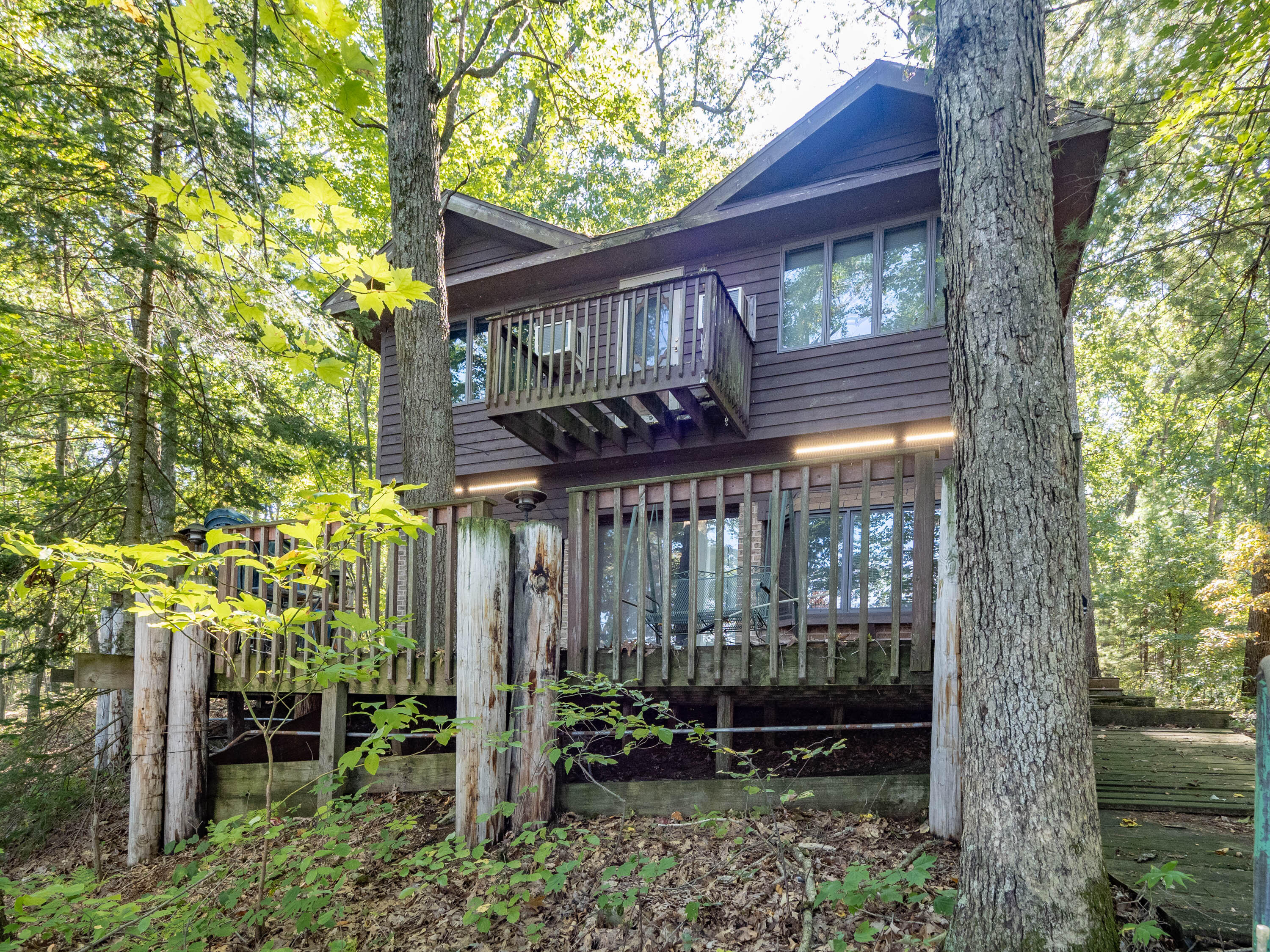 4001 Manor Lane