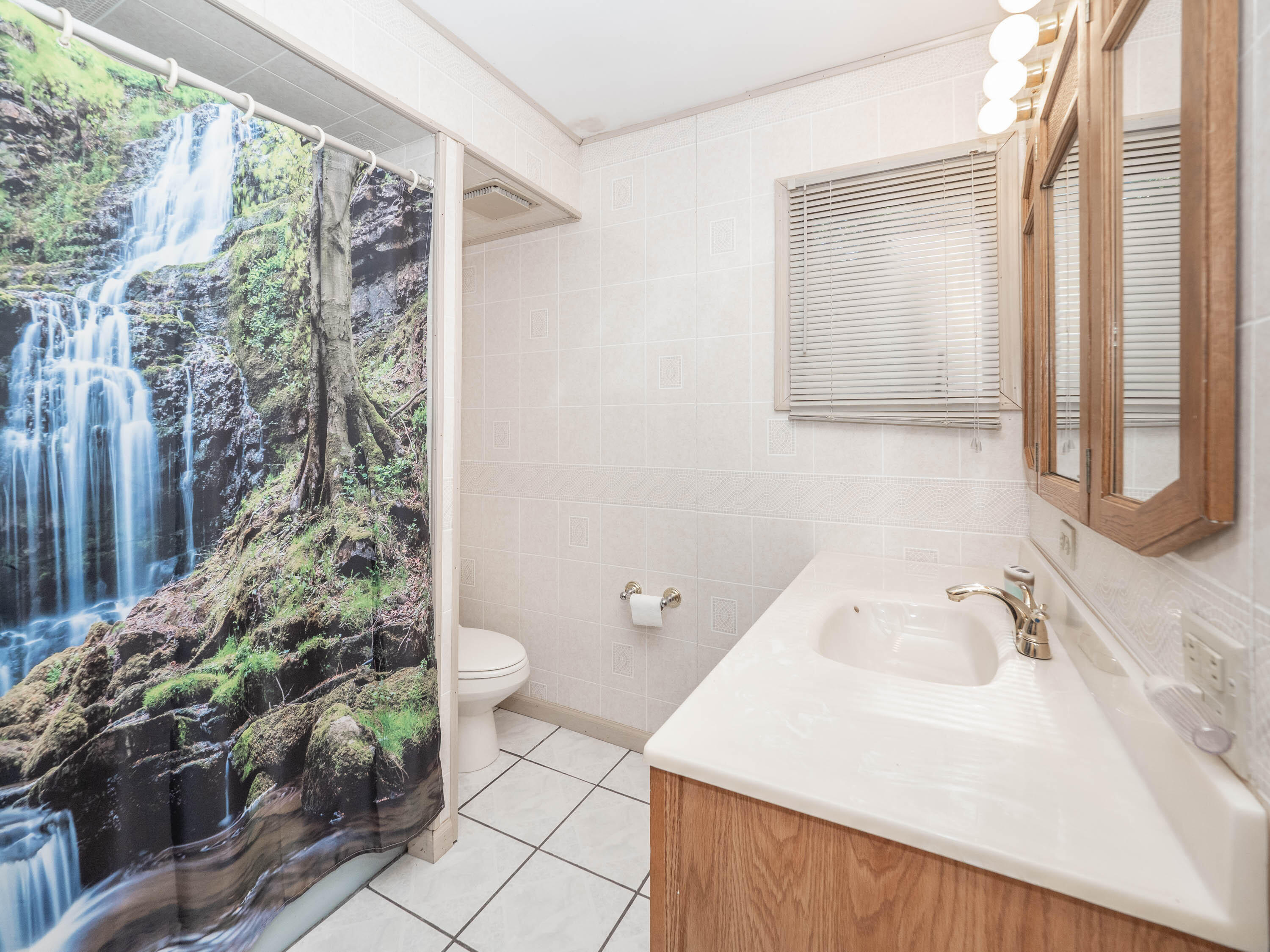 4001 Manor Lane