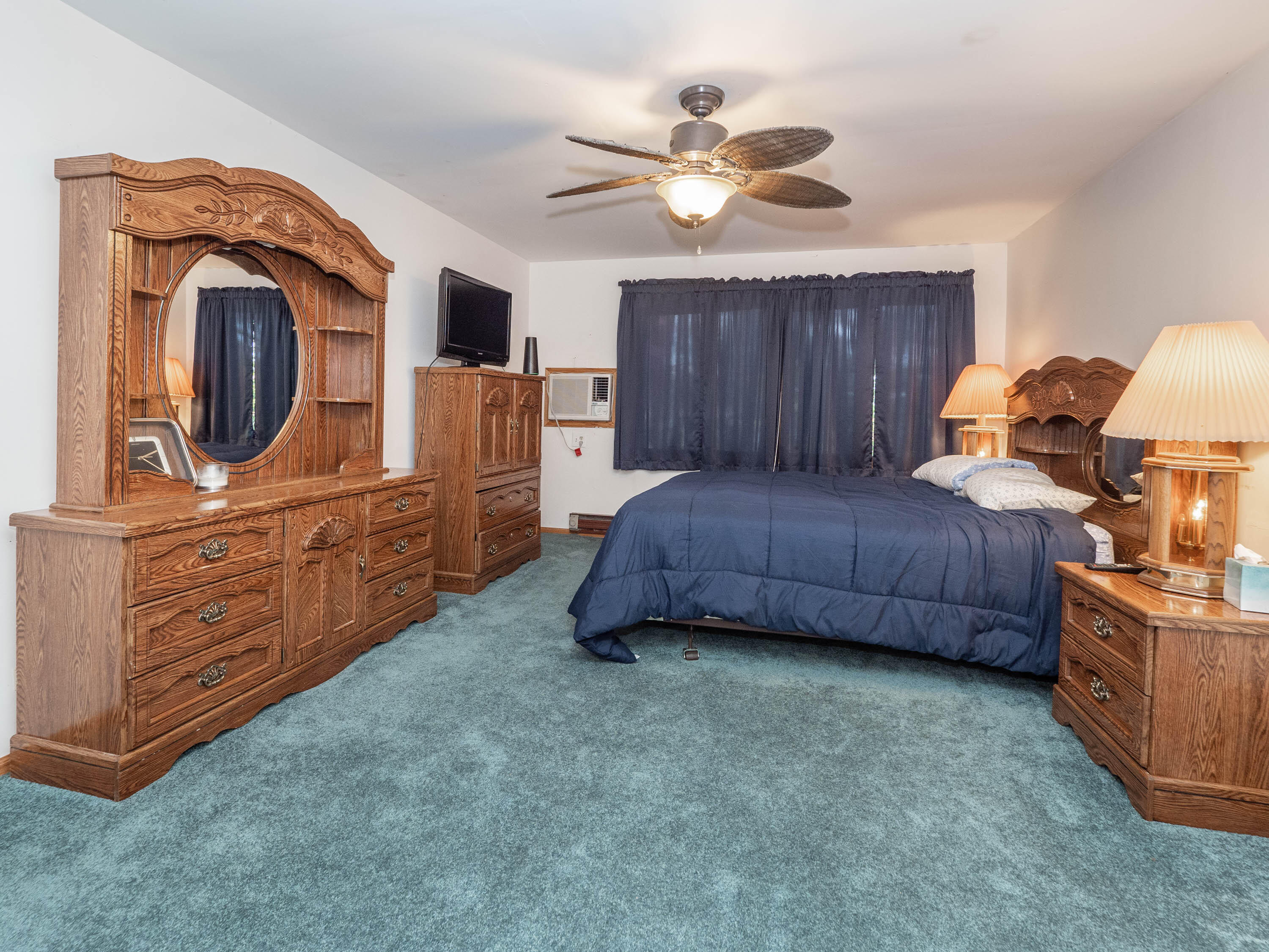 4001 Manor Lane