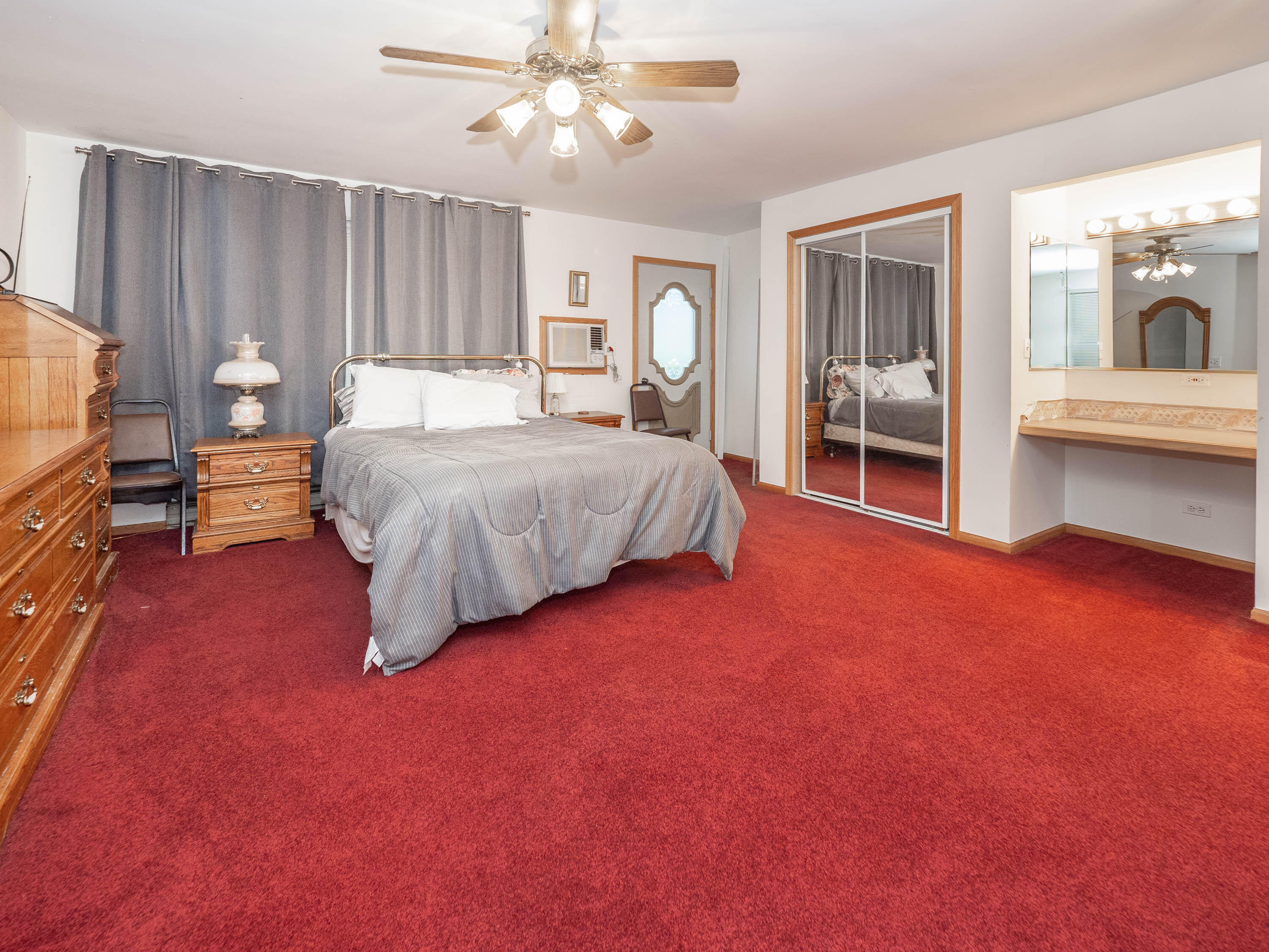 4001 Manor Lane