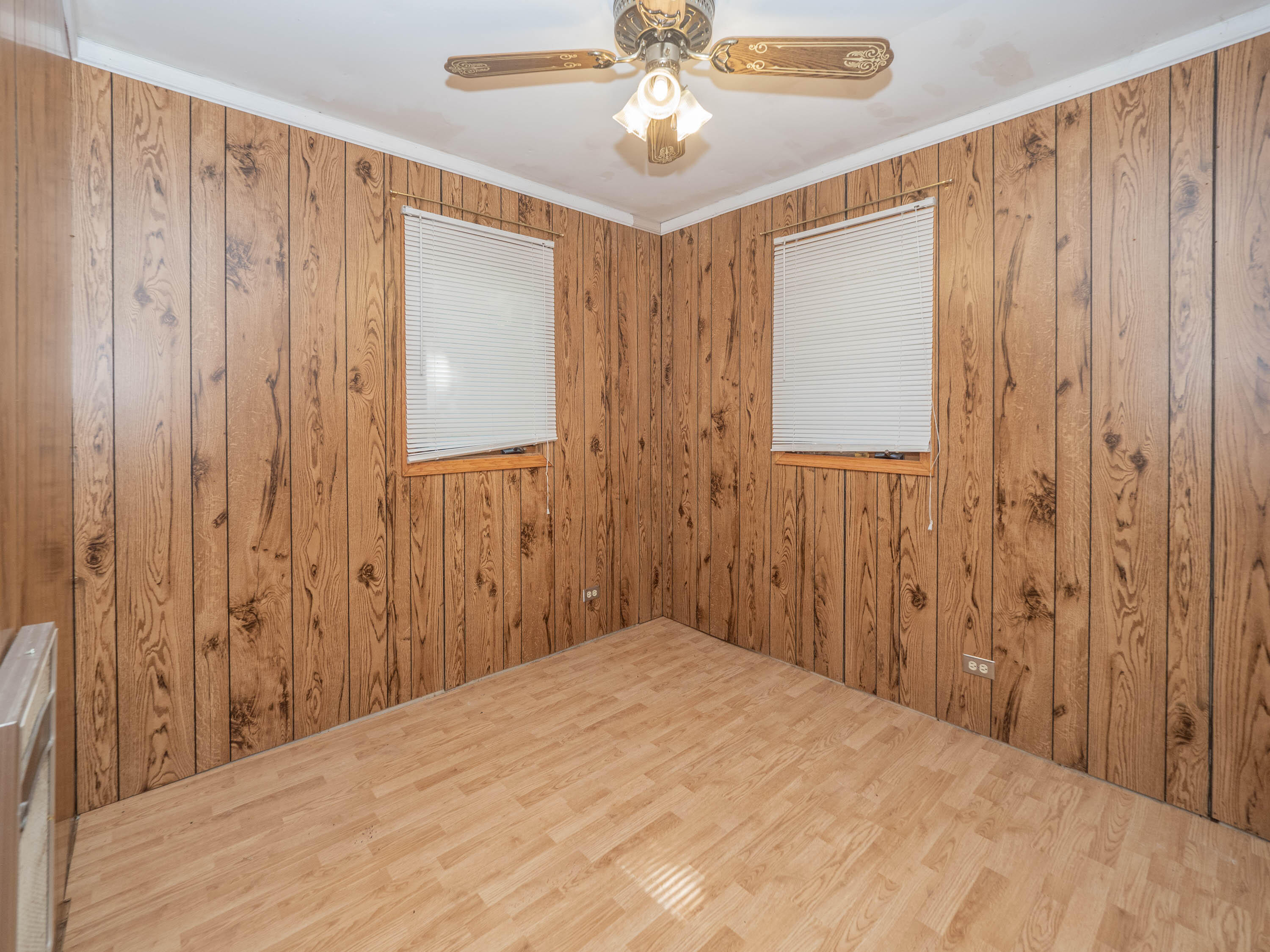 4001 Manor Lane