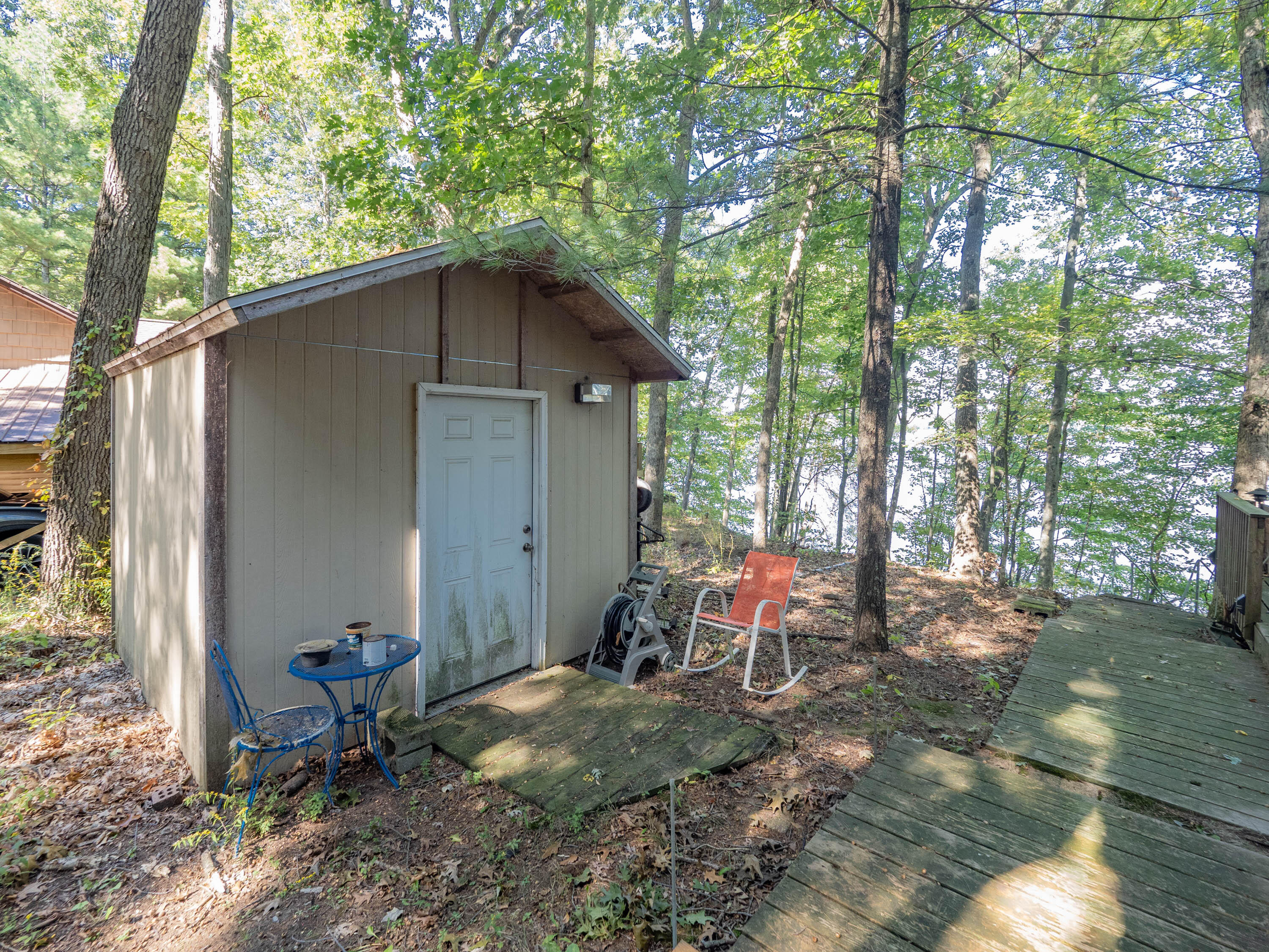 4001 Manor Lane