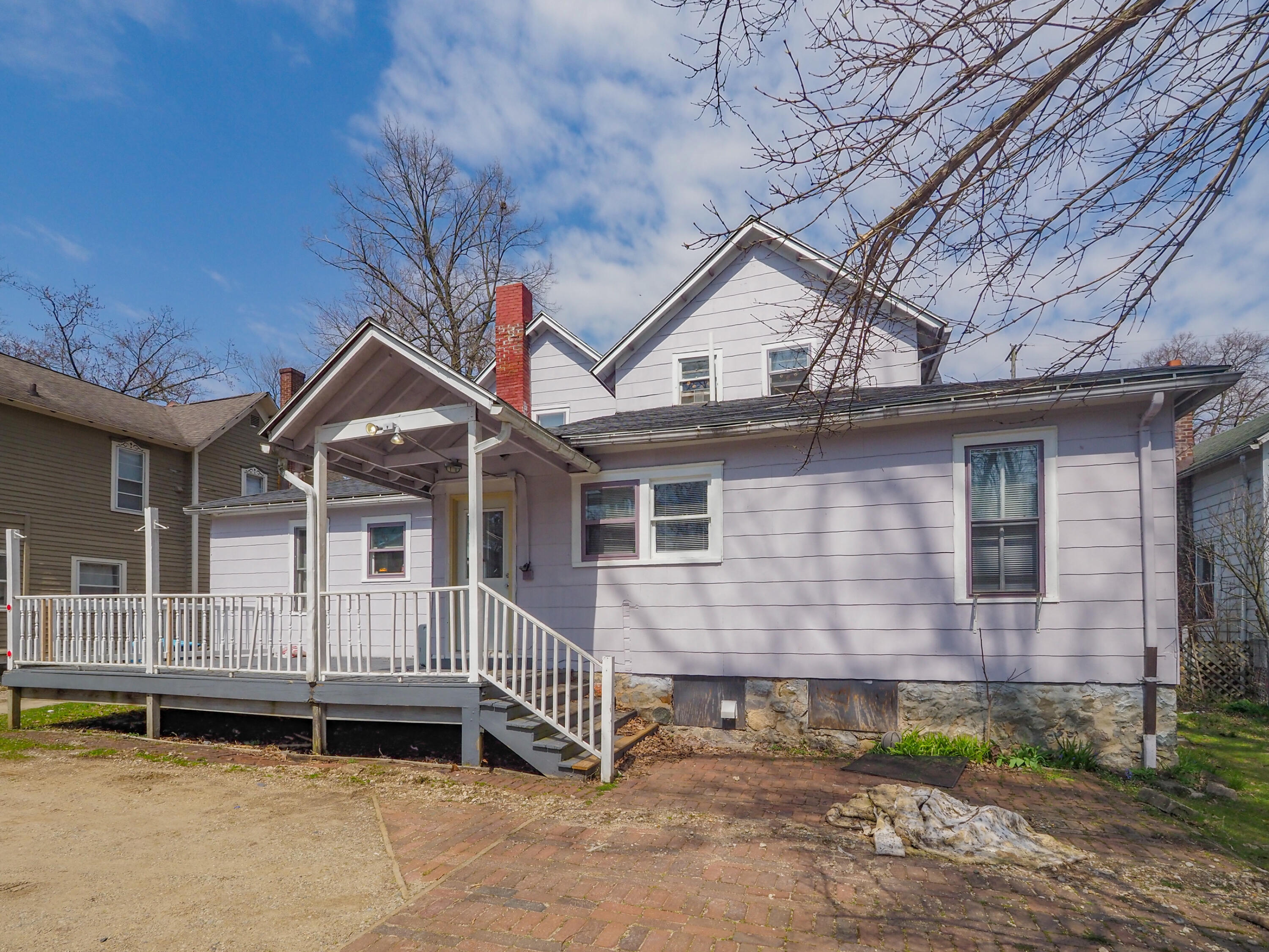 731 Village Street