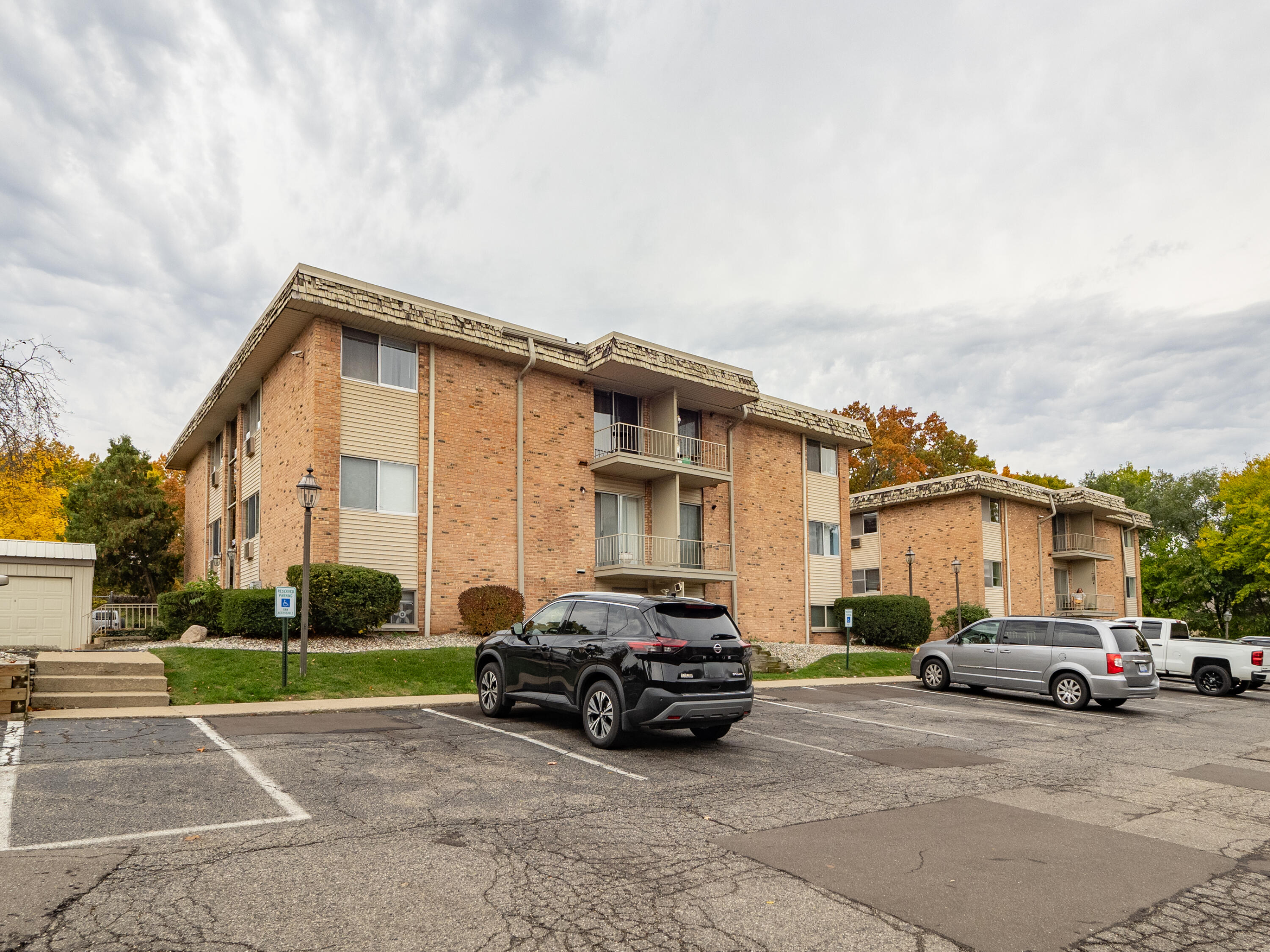 756 W Kilgore Road 106