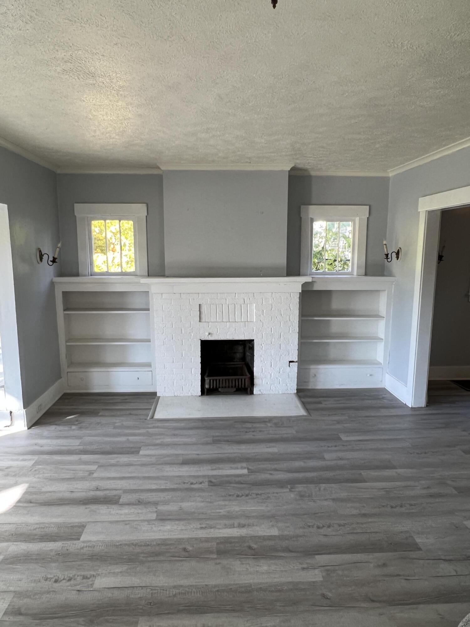 916 Lee Barton Court