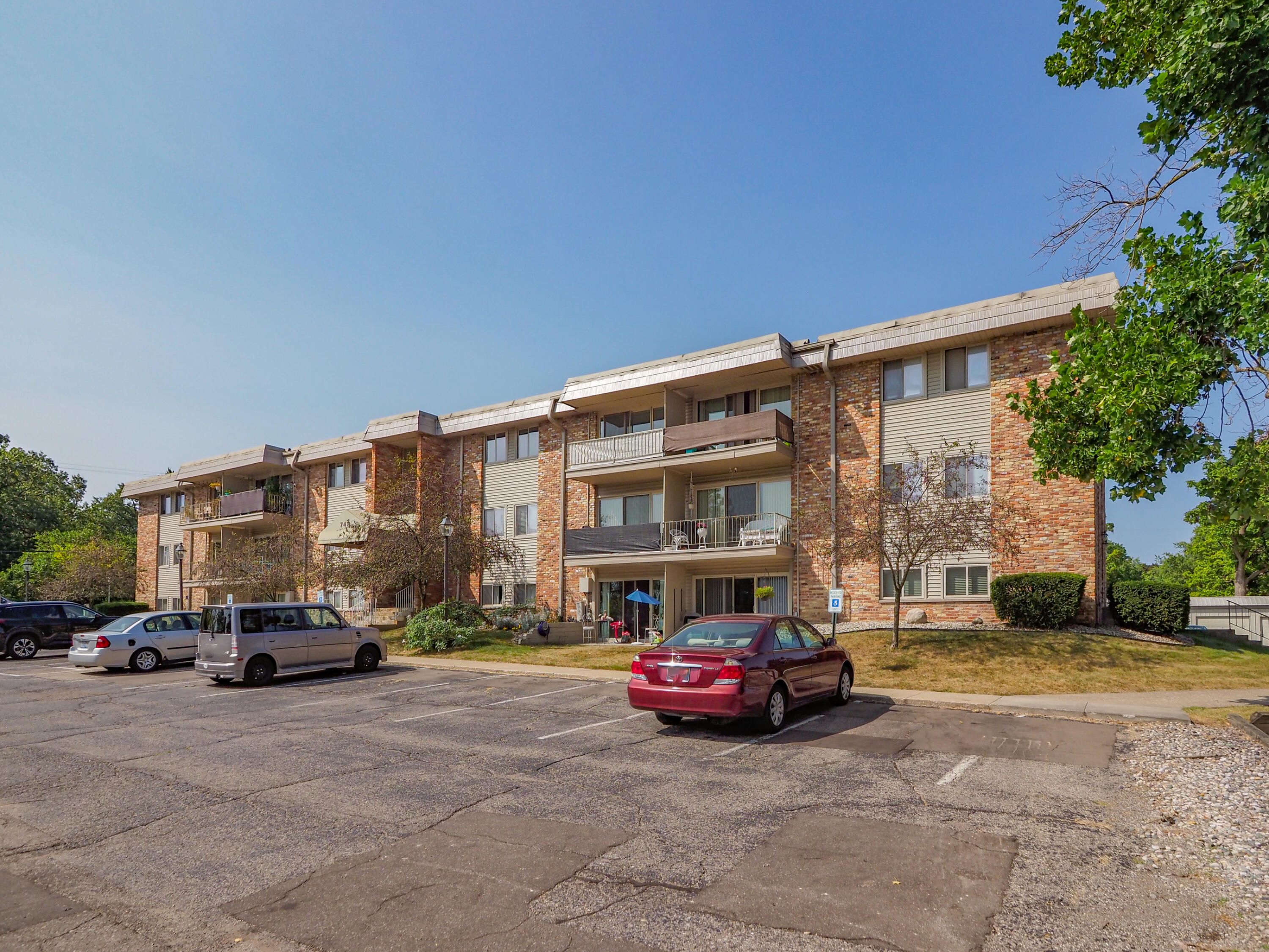 748 W Kilgore Road 306