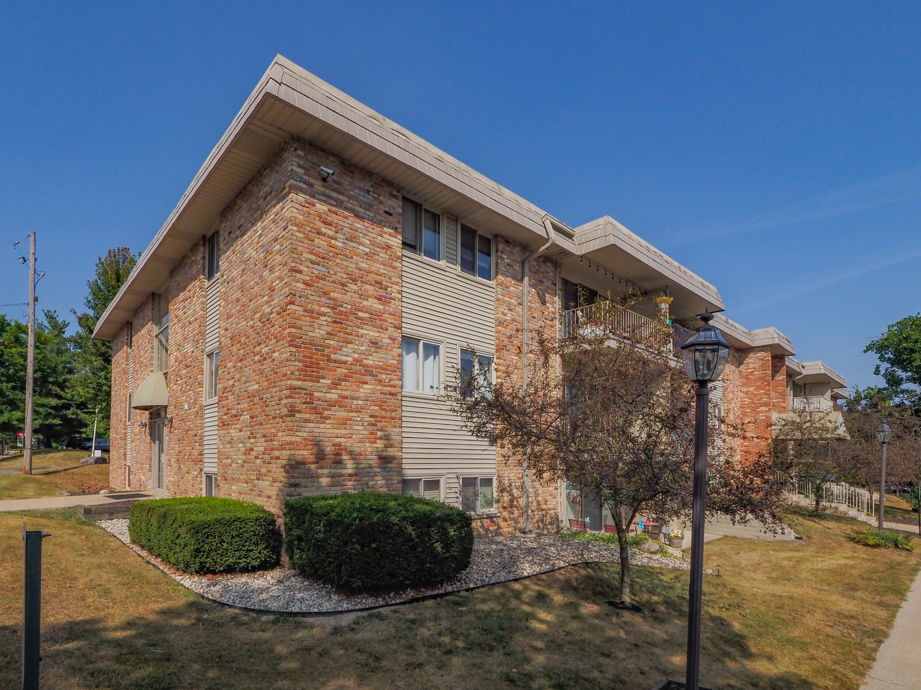 748 W Kilgore Road 306