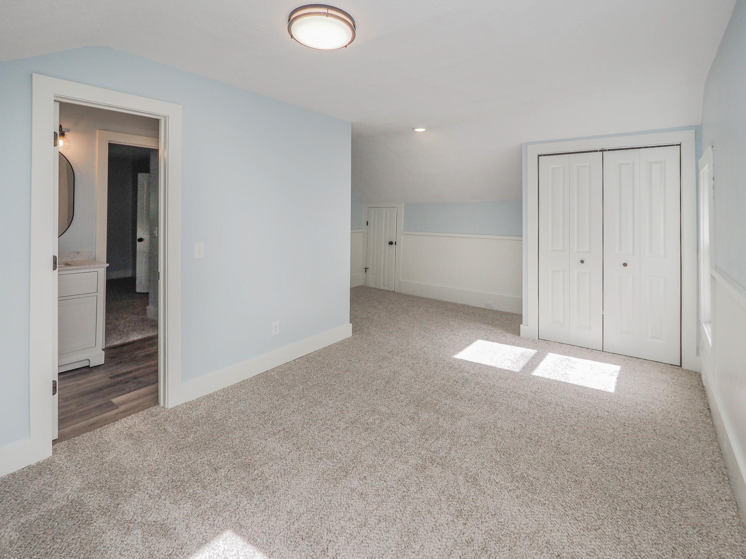 8750 N Riverview Drive