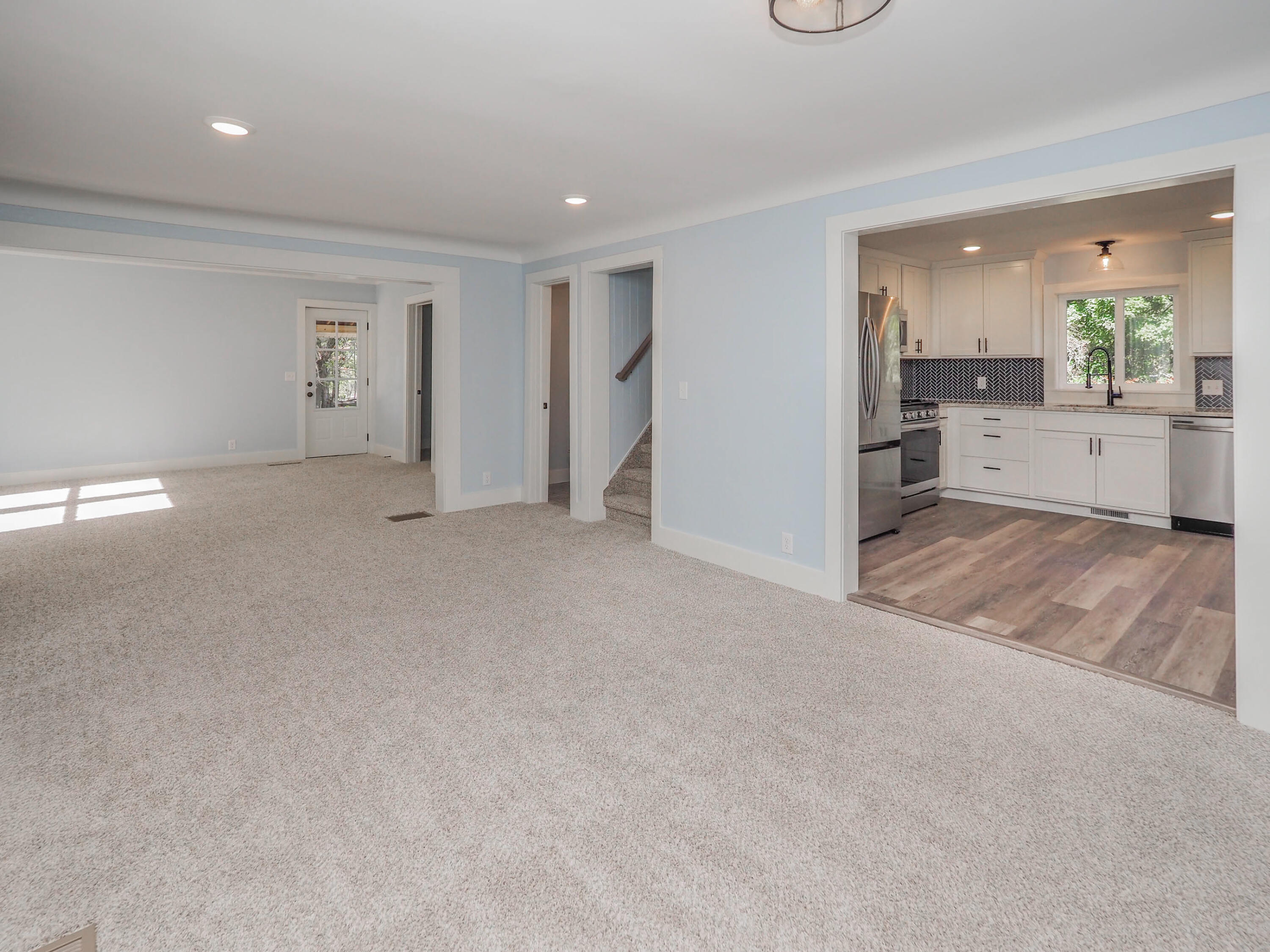 8750 N Riverview Drive