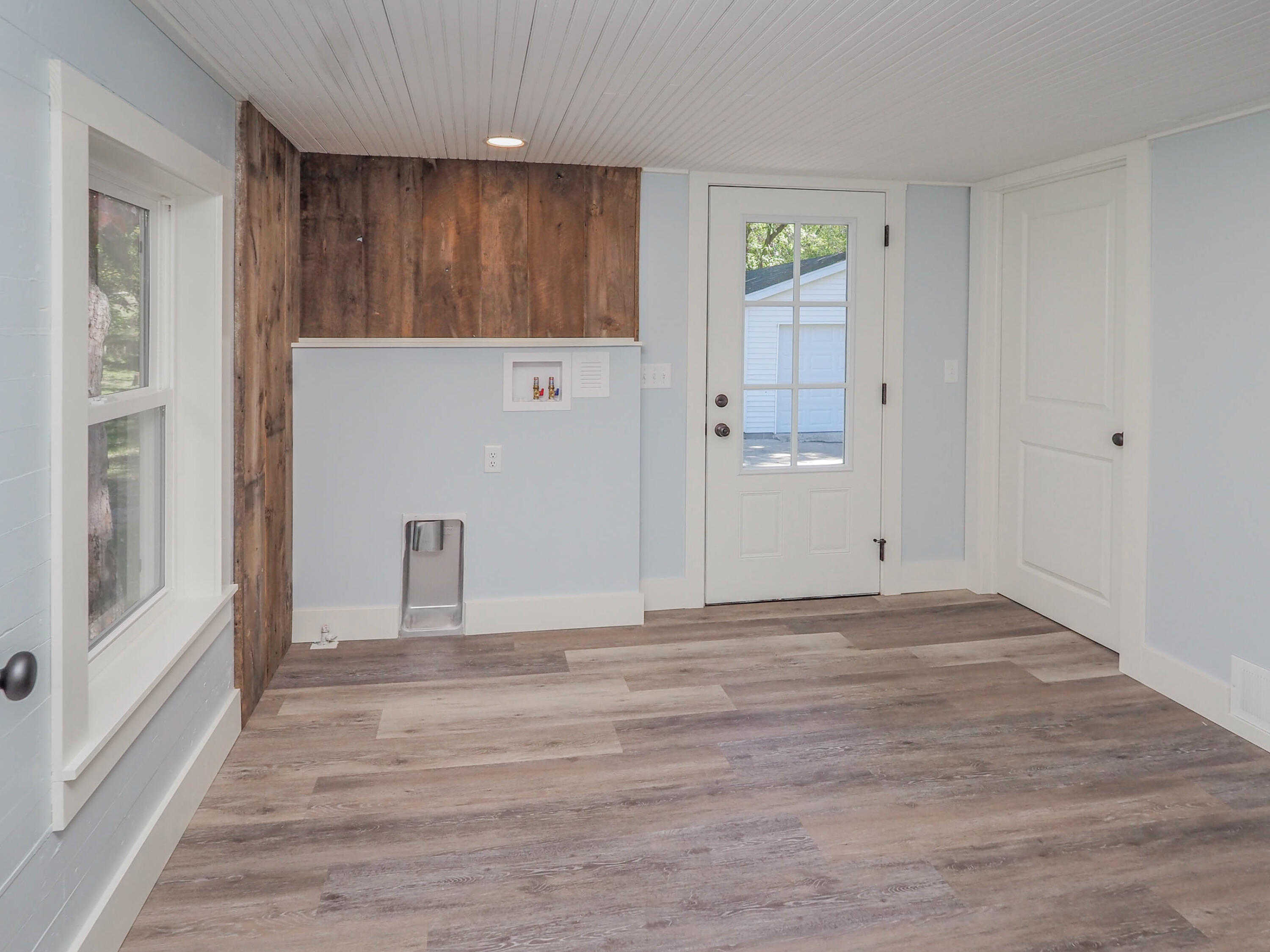 8750 N Riverview Drive