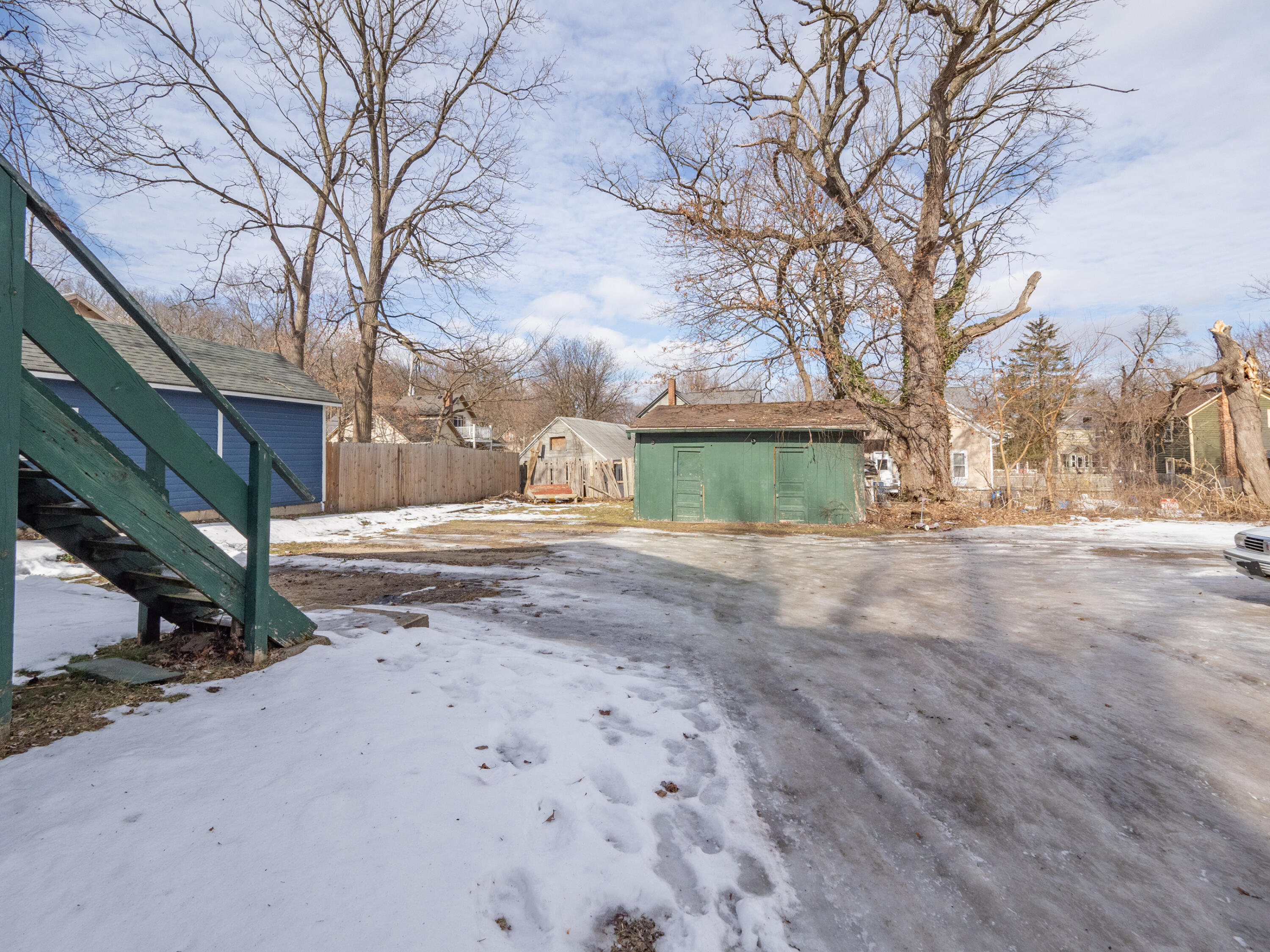 738-740 McCourtie Street