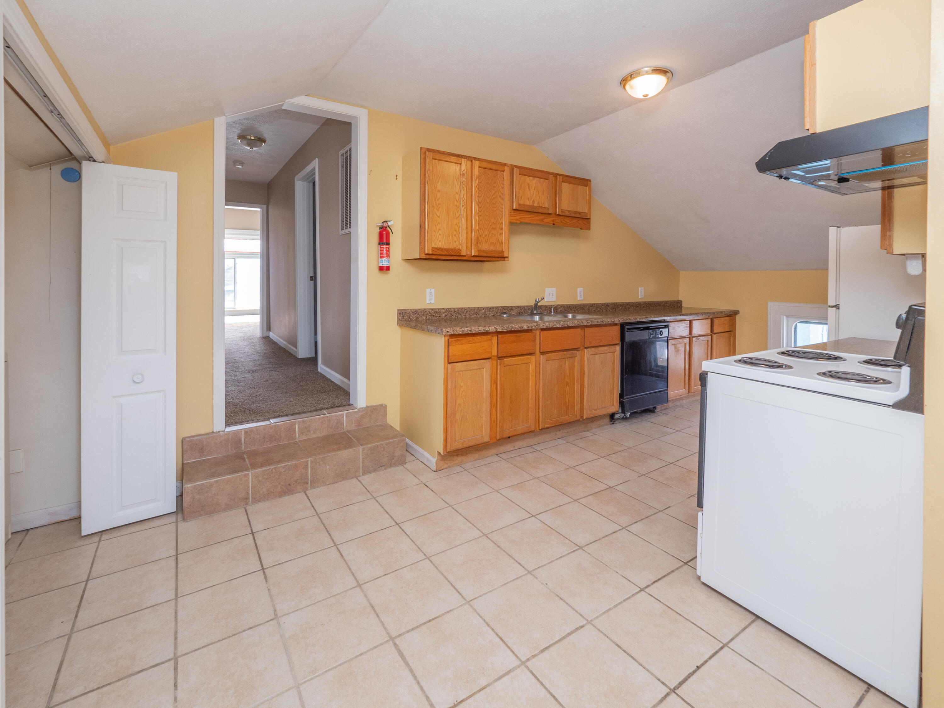 738-740 McCourtie Street