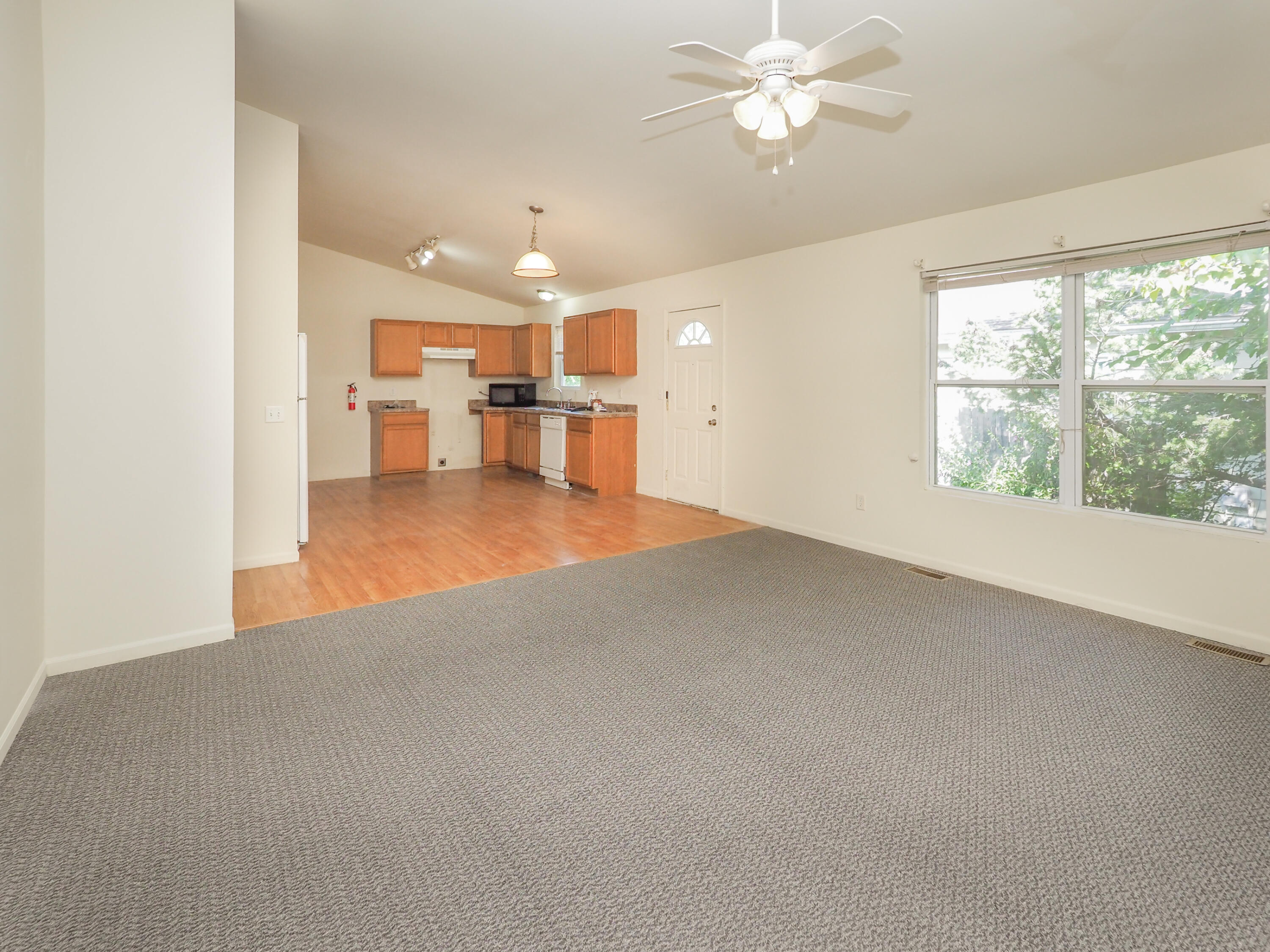 1402-1410 Sutherland Avenue