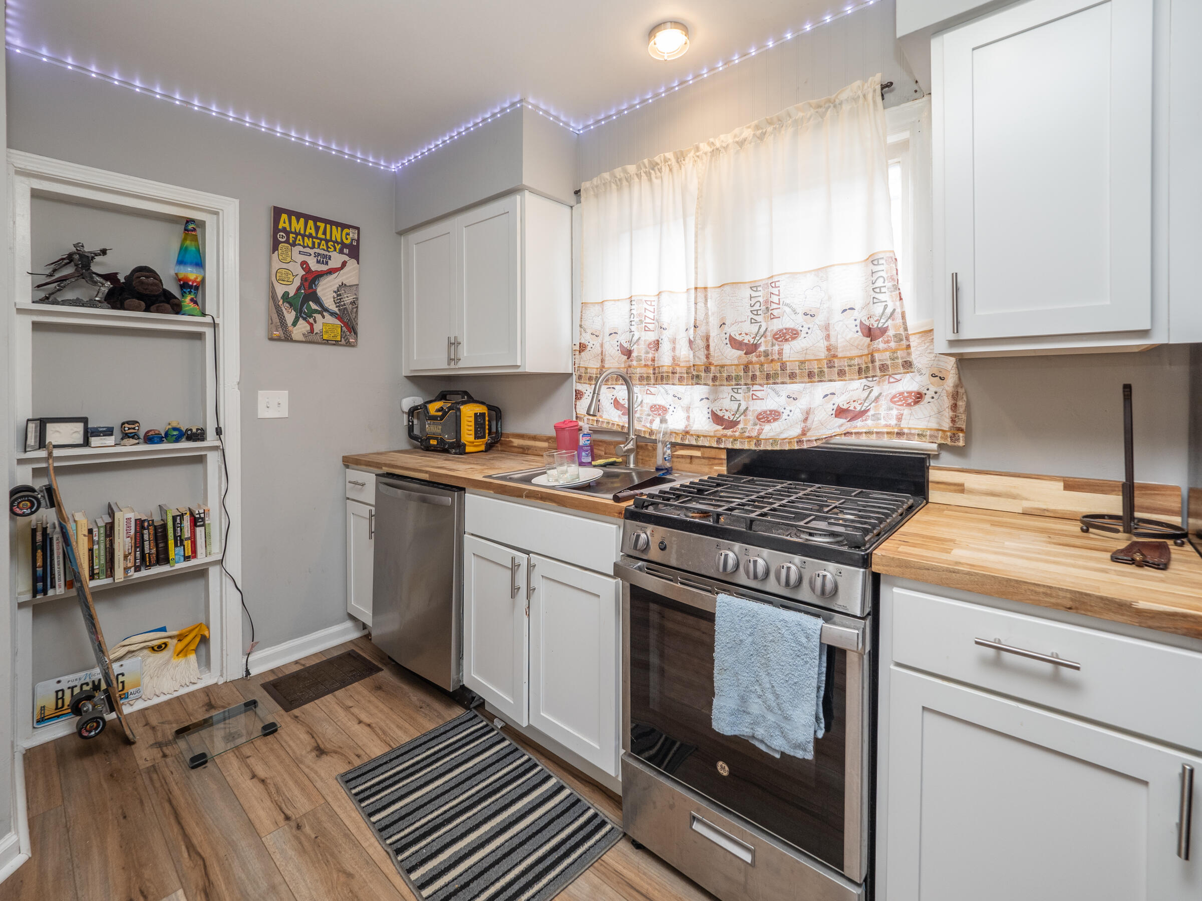 613-615 Davis Street