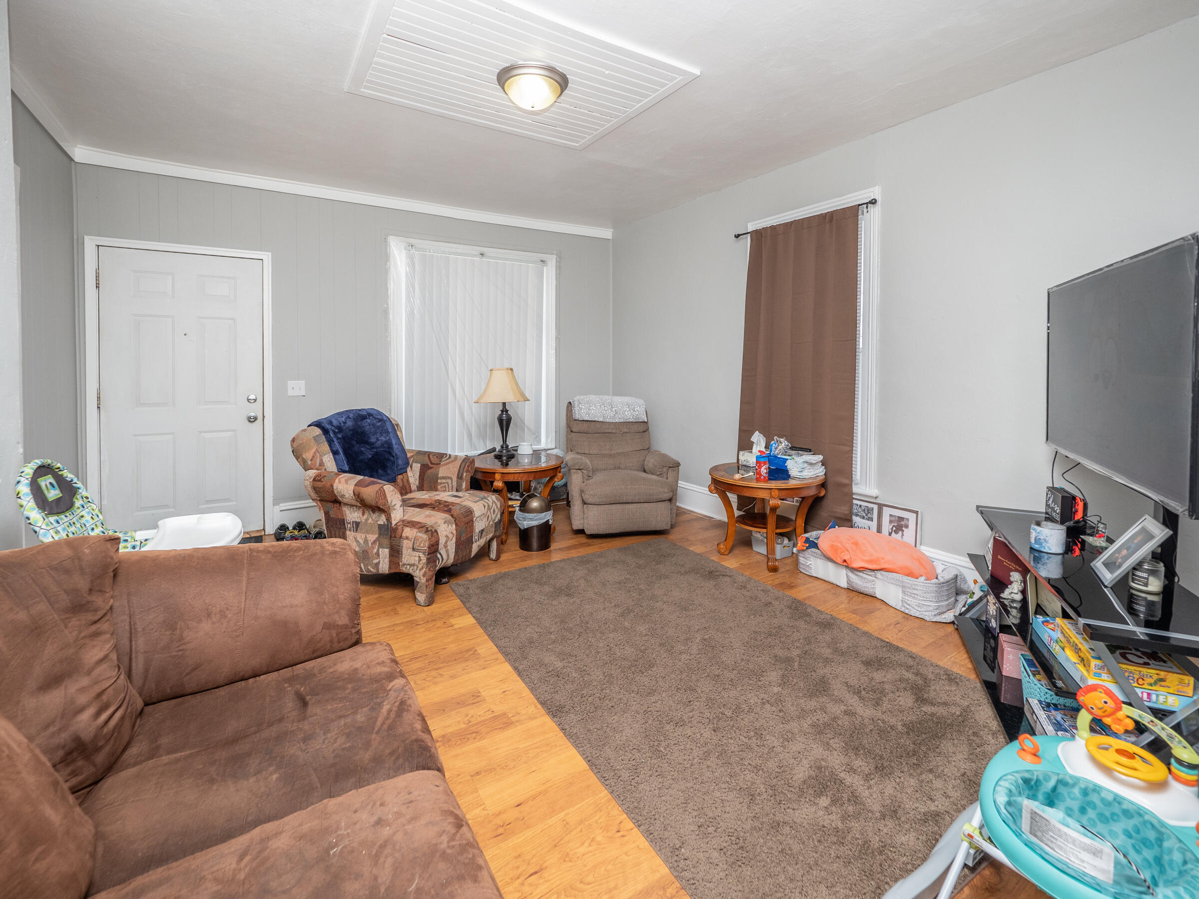 613-615 Davis Street