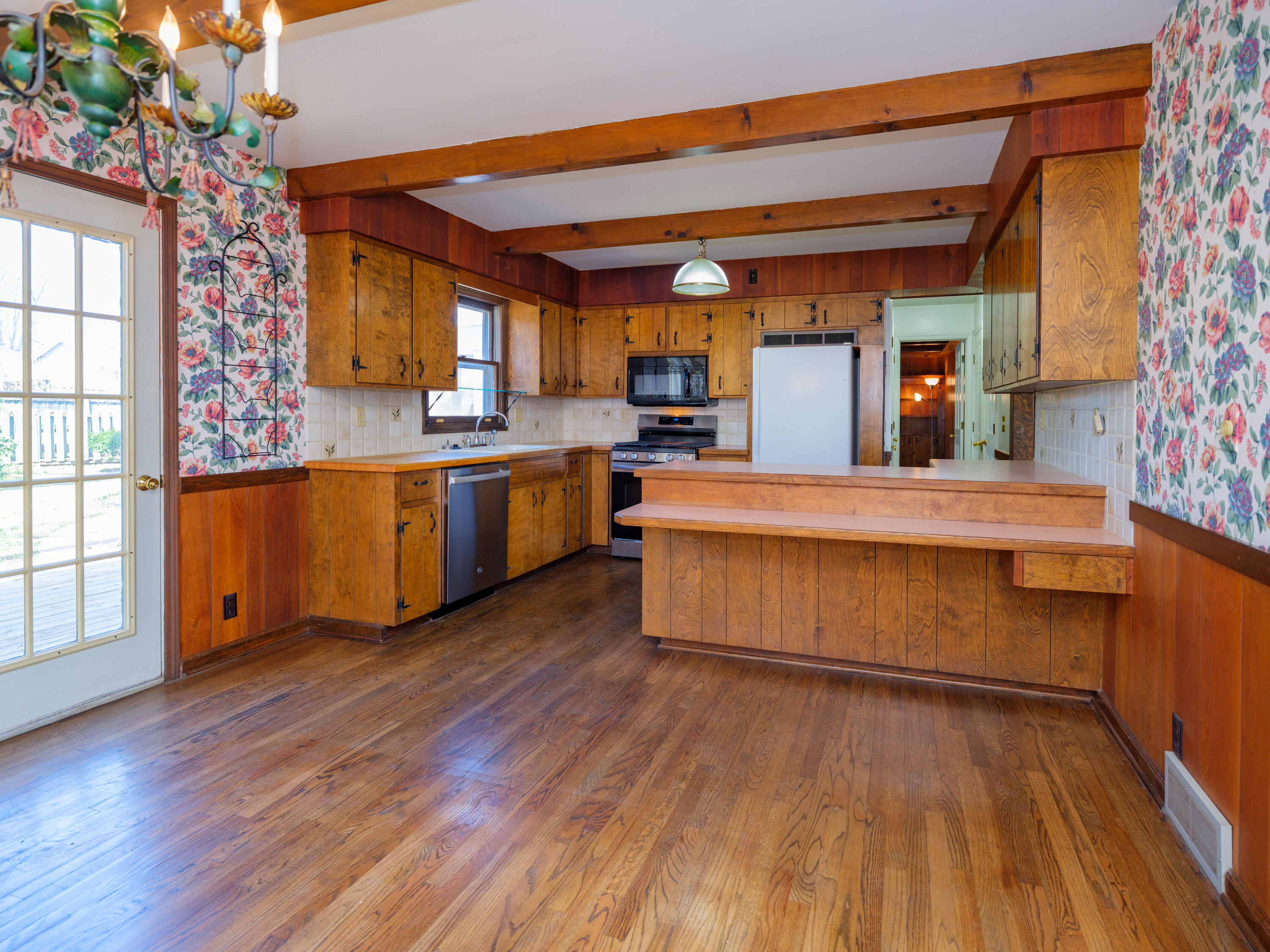 6828 Windemere Street