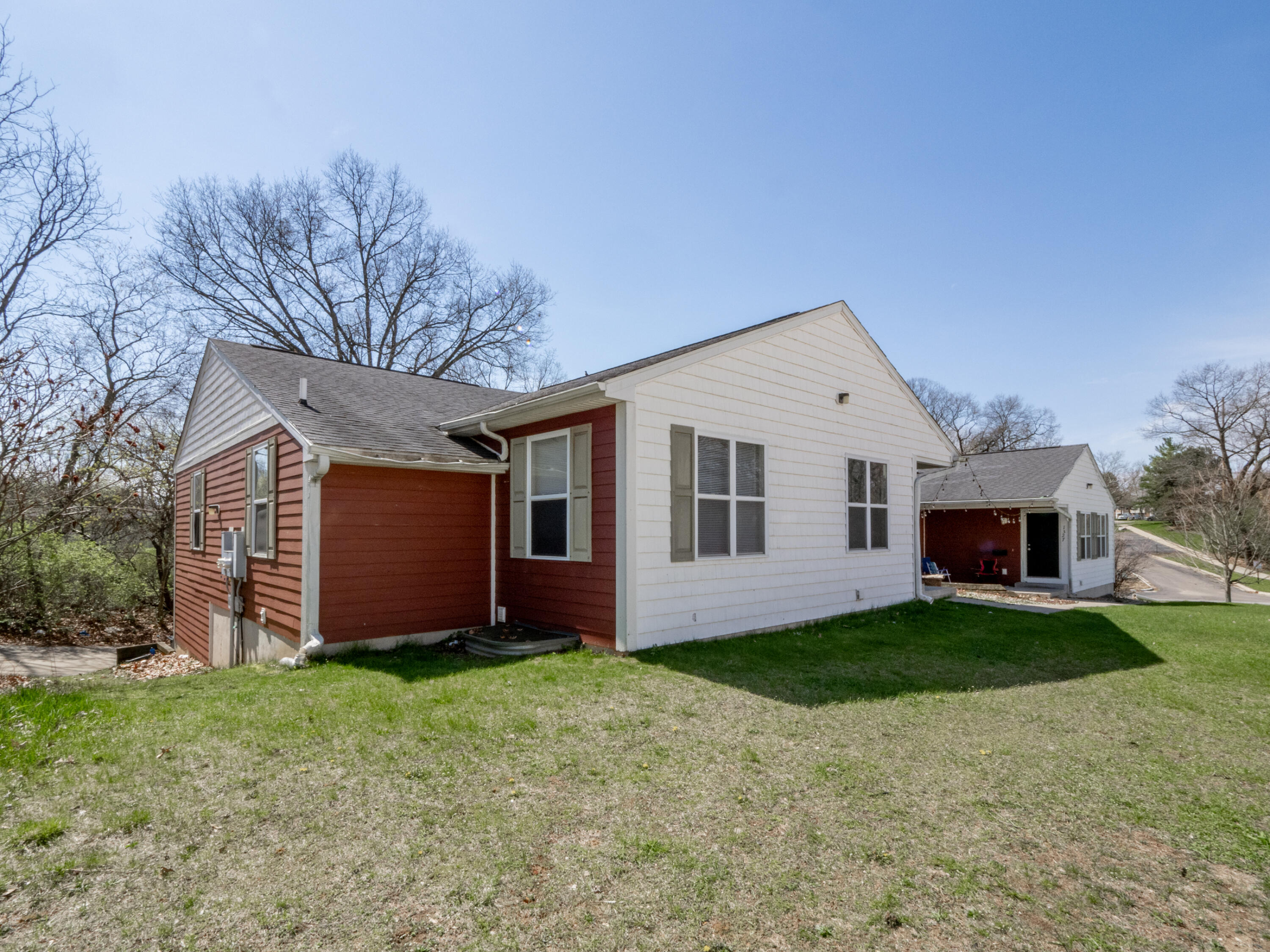 1327-1329 Fraternity Village Drive