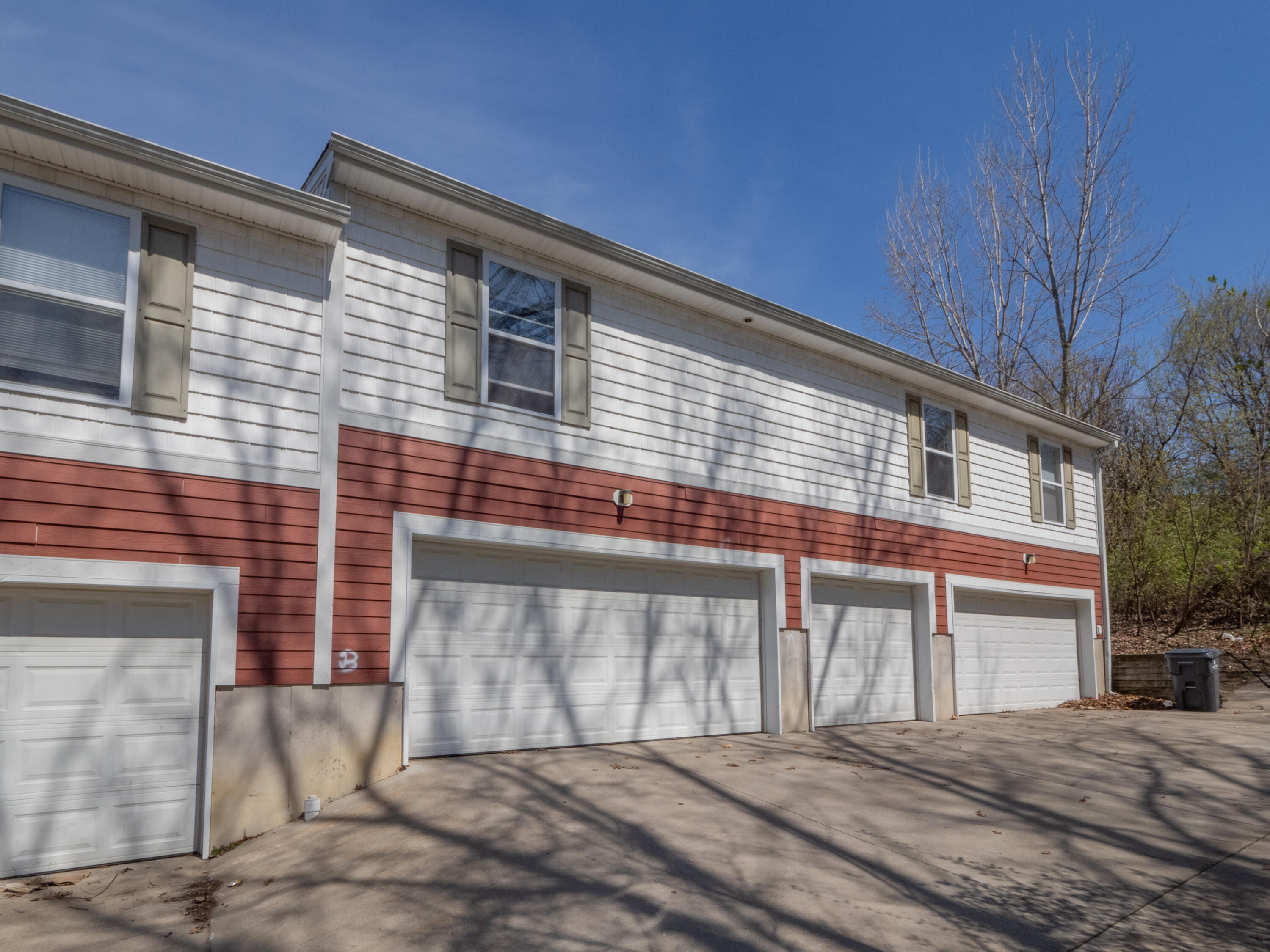 1327-1329 Fraternity Village Drive