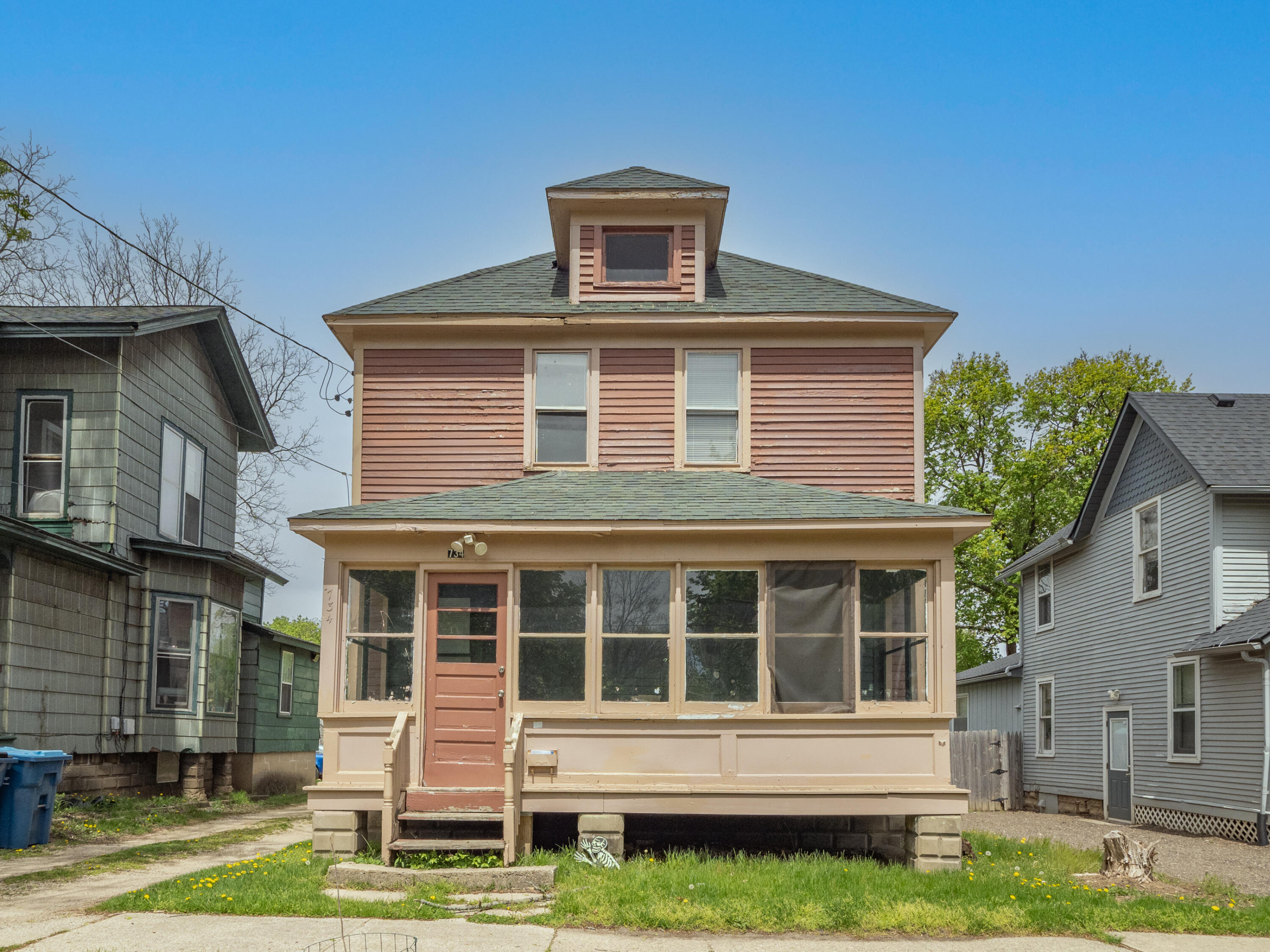 734 McCourtie Street