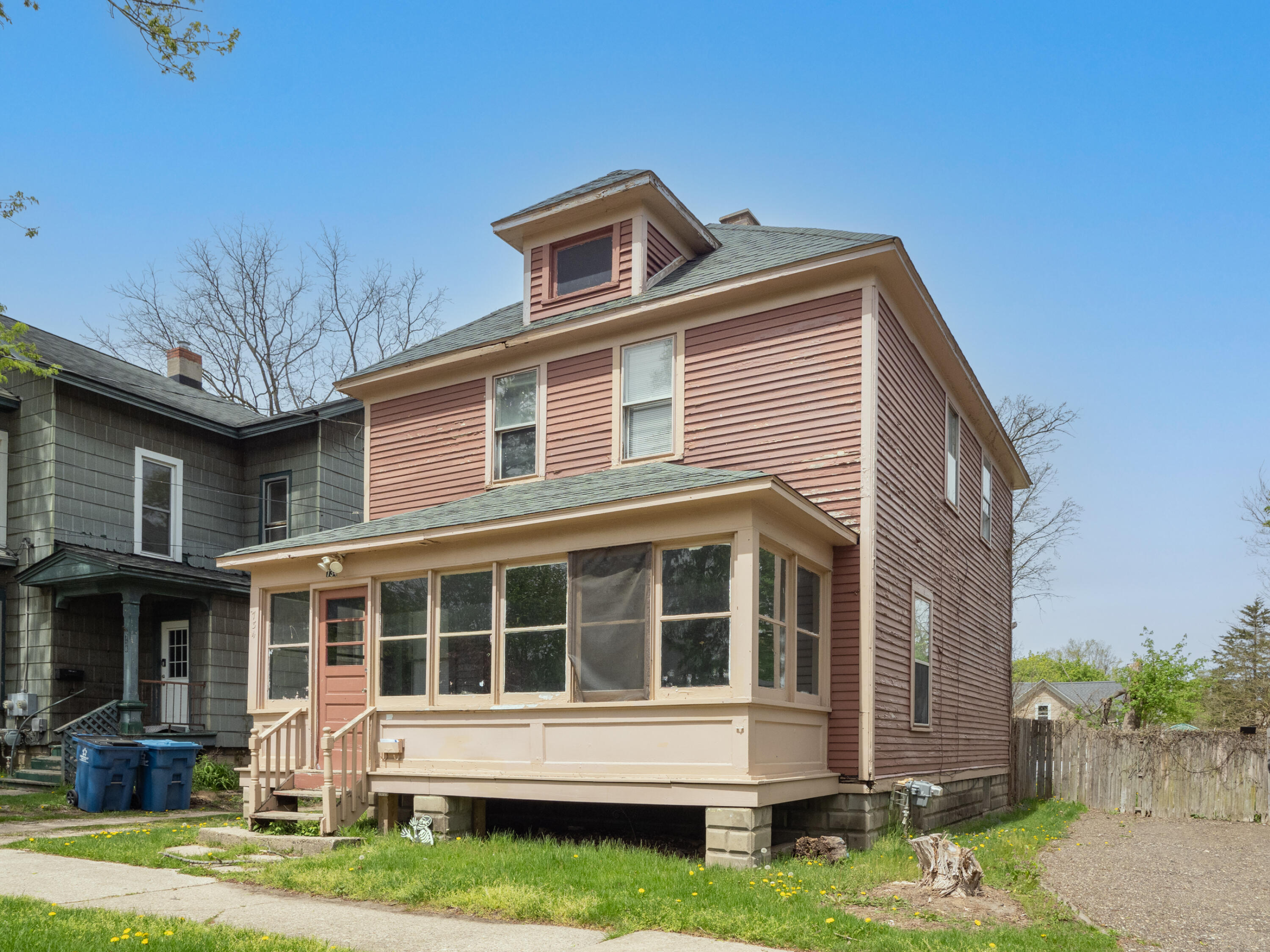 734 McCourtie Street