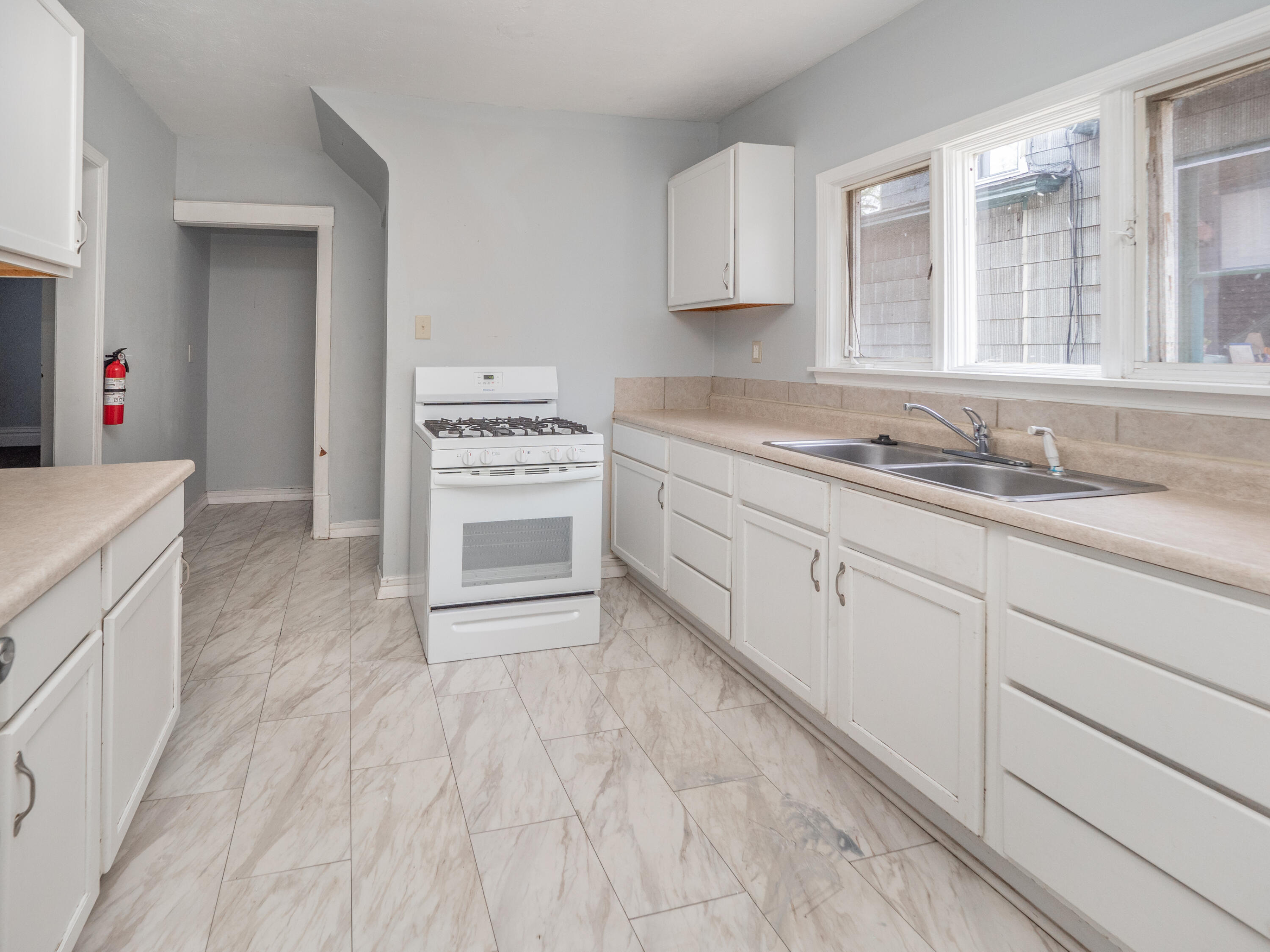 734 McCourtie Street