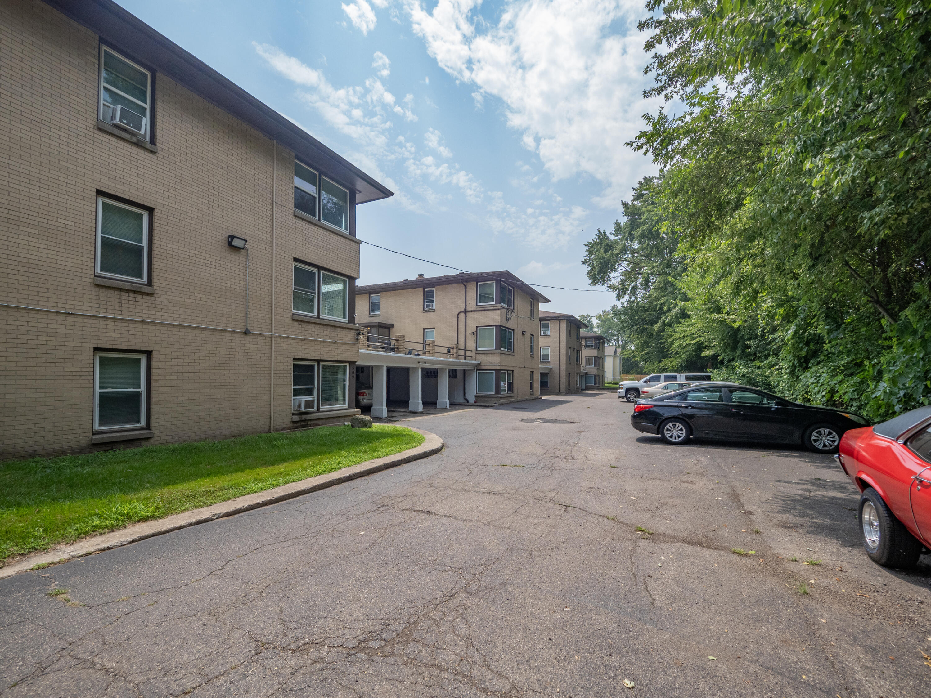 503 N Riverview Drive