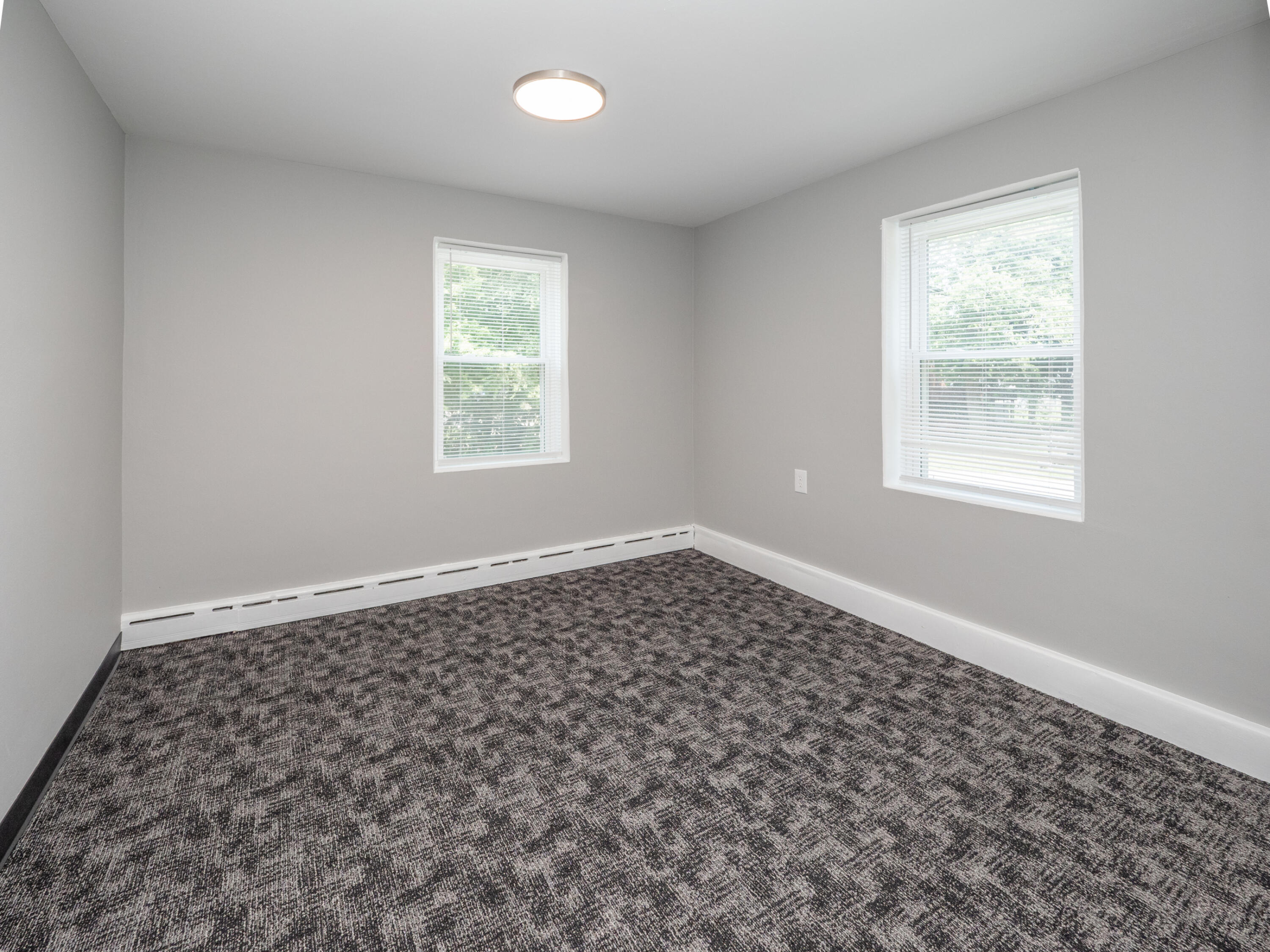 503 N Riverview Drive