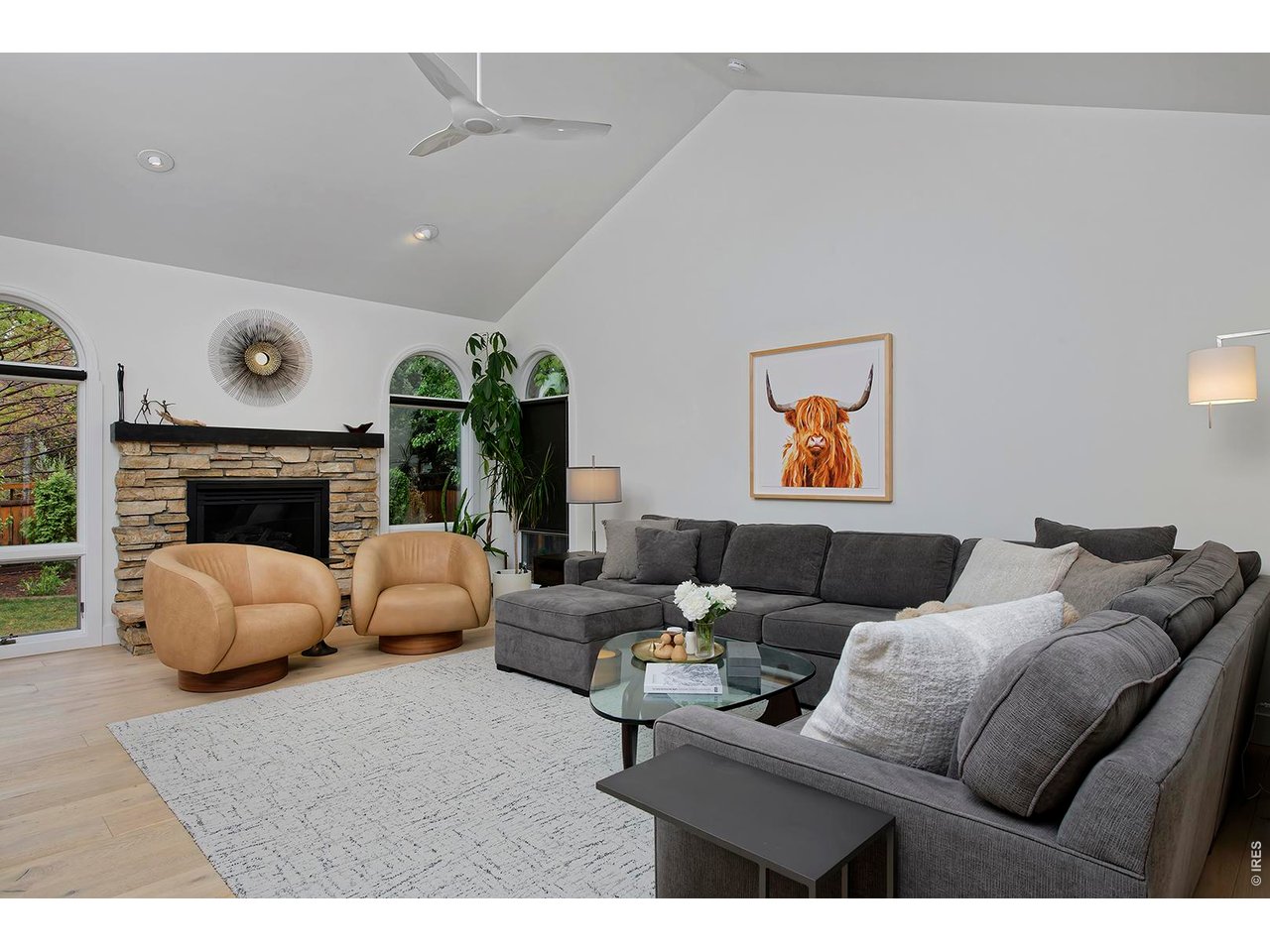 2238 Bluebird Dr