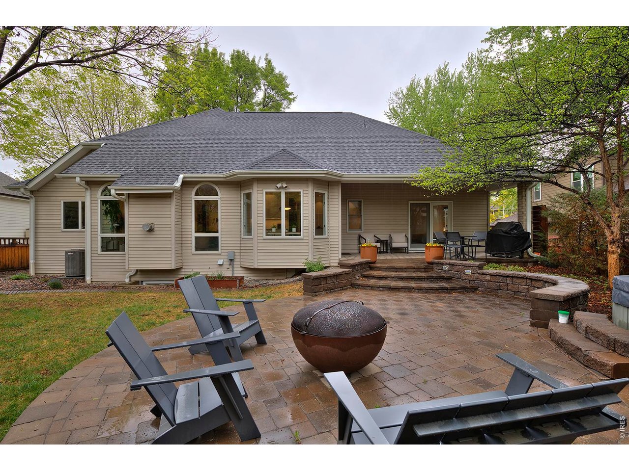 2238 Bluebird Dr