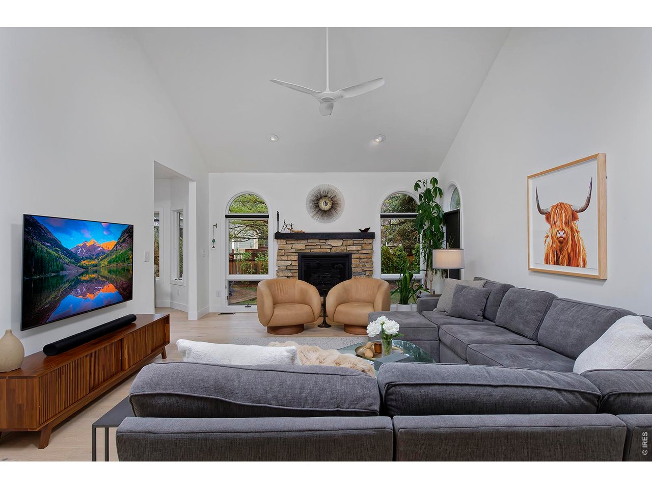 2238 Bluebird Dr