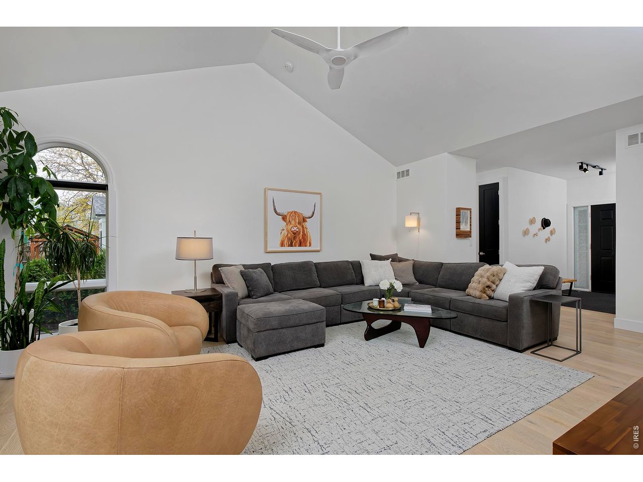 2238 Bluebird Dr