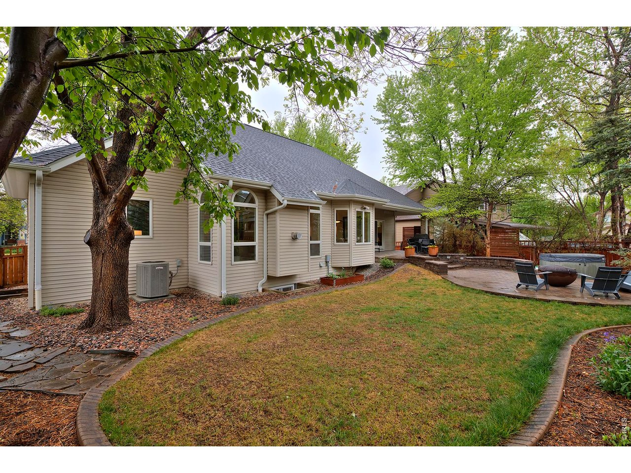 2238 Bluebird Dr