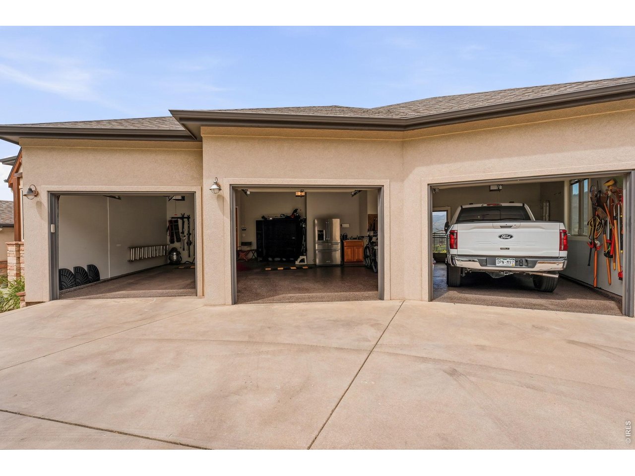 814 Mountain View Dr