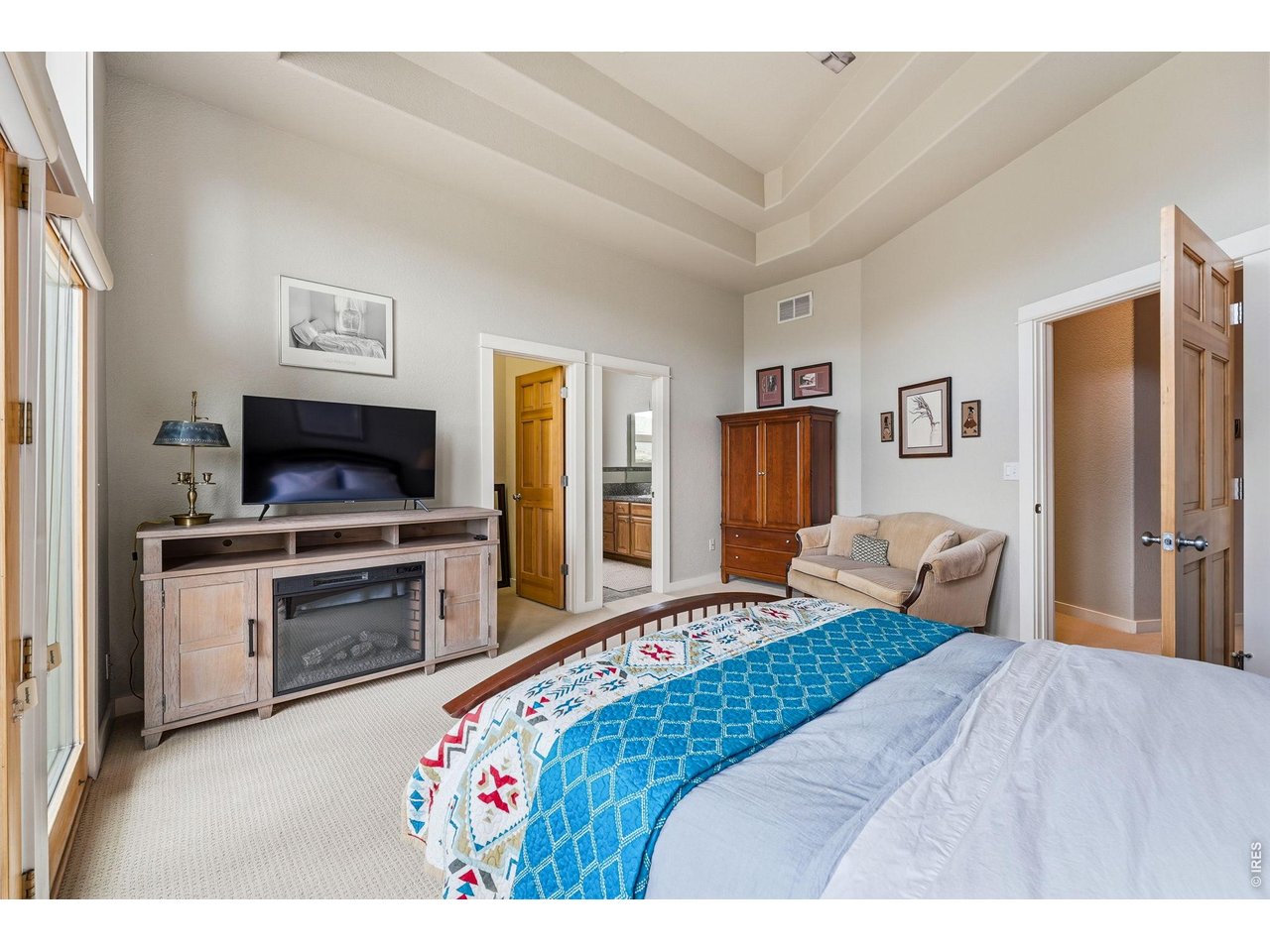814 Mountain View Dr