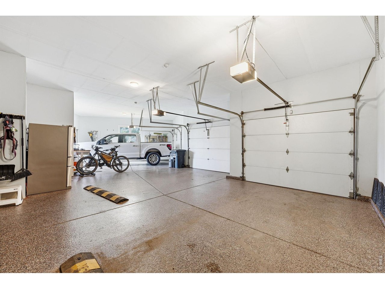 814 Mountain View Dr