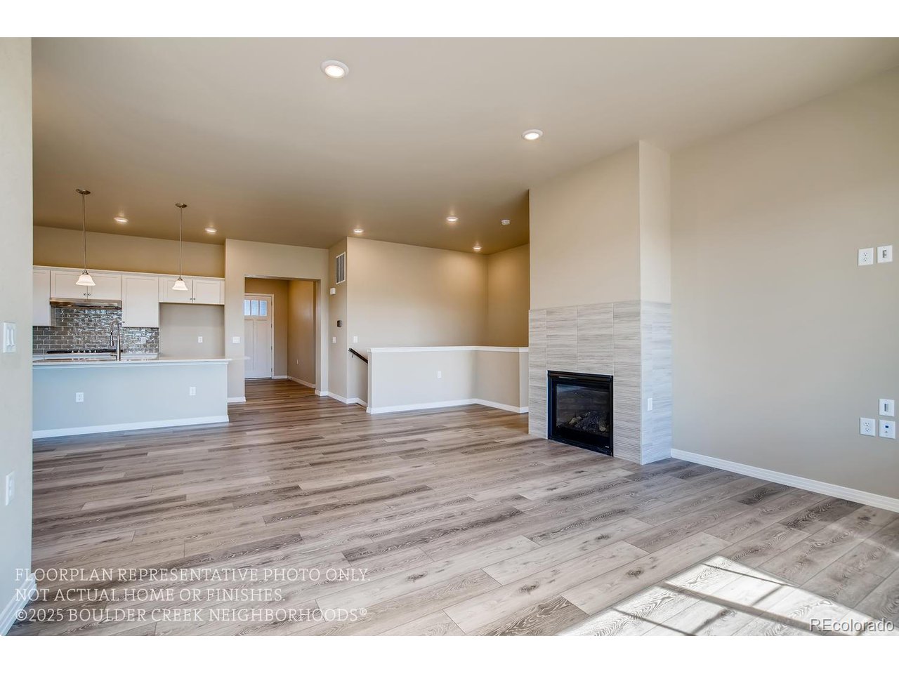 841 W 128th Pl