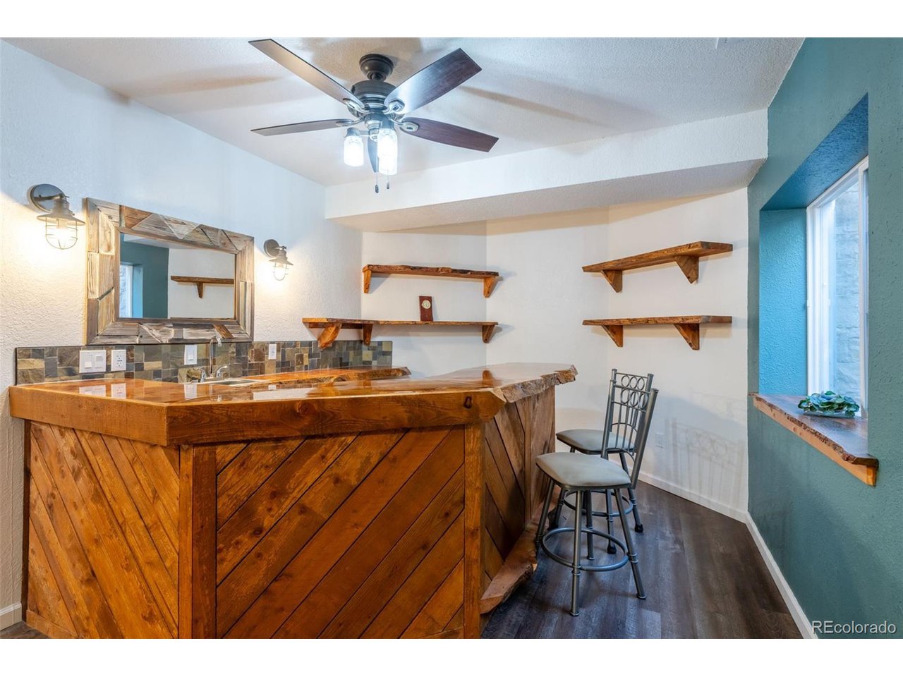 2701 Falcon Dr