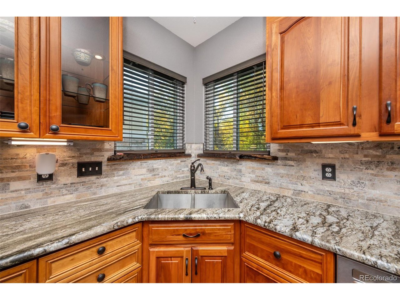 2701 Falcon Dr