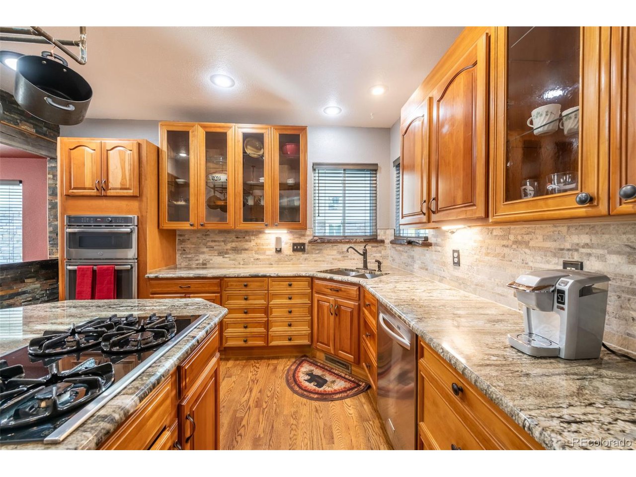 2701 Falcon Dr