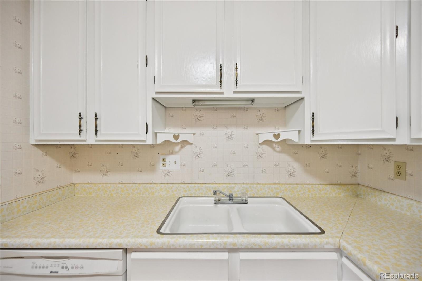 3460 S Poplar Street Unit: 307