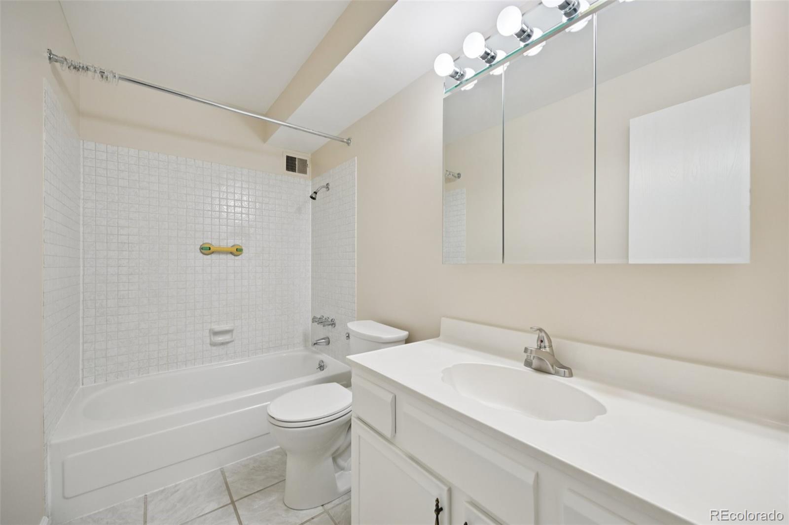 3460 S Poplar Street Unit: 307