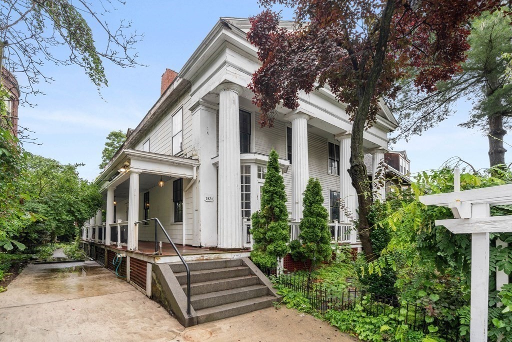 18 Lyndhurst Street