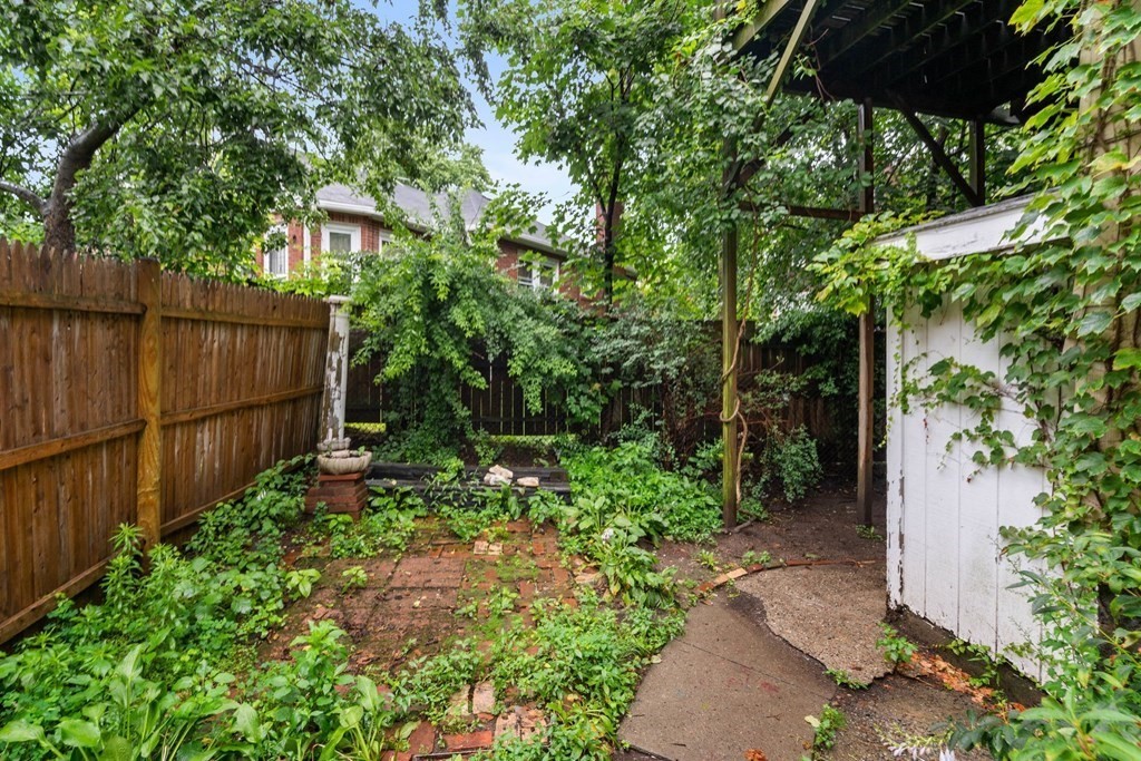 18 Lyndhurst Street