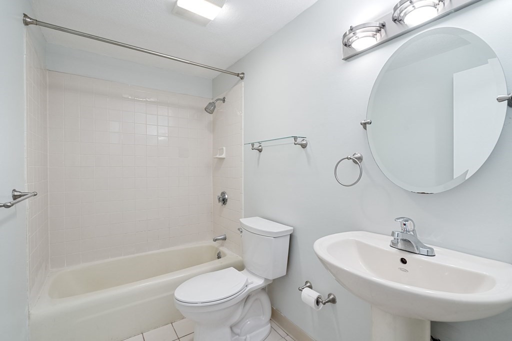 65 Greentree Lane # 32