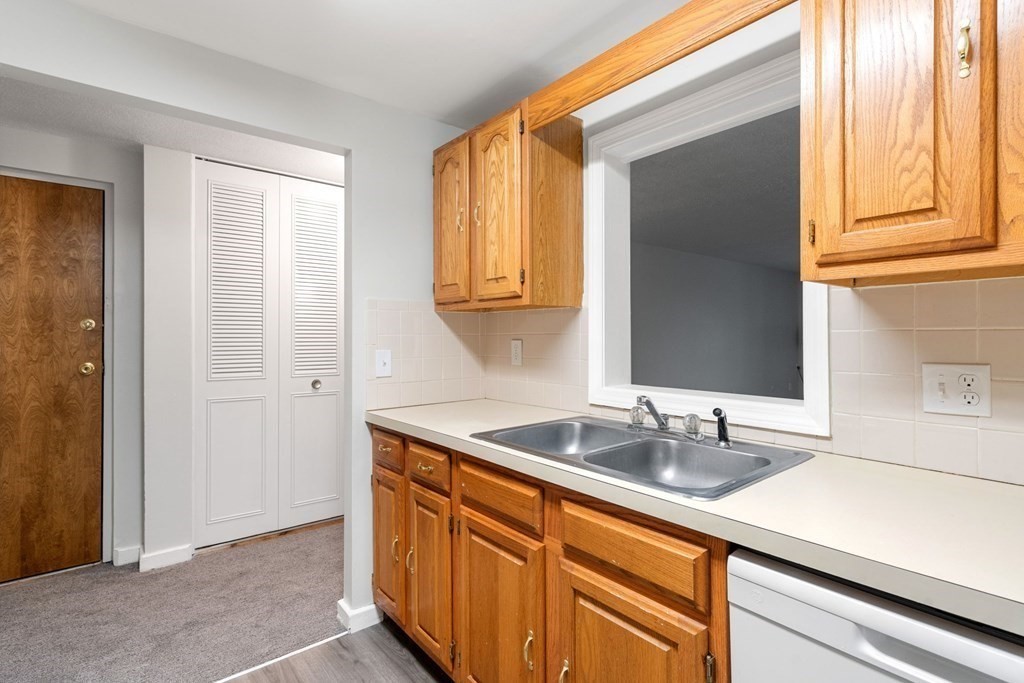 65 Greentree Lane # 32