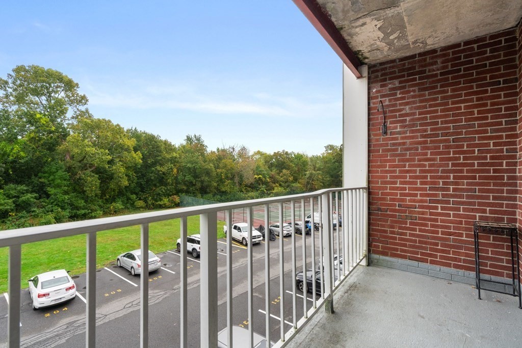 65 Greentree Lane # 32